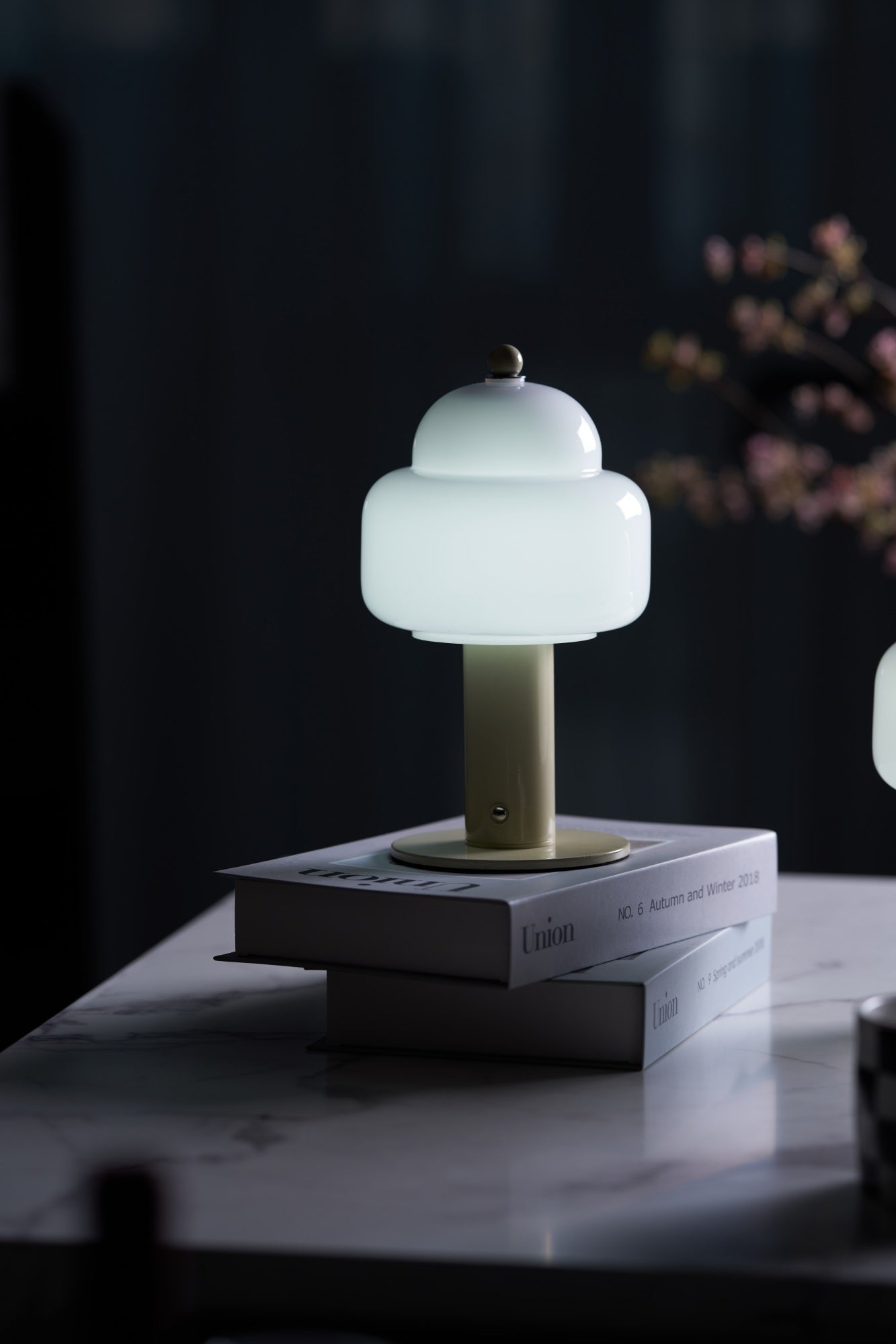Cloud Dome Table Lamp - Blowlighting