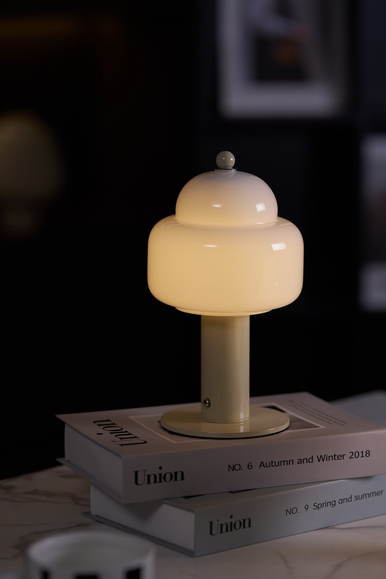 Cloud Dome Table Lamp - Blowlighting