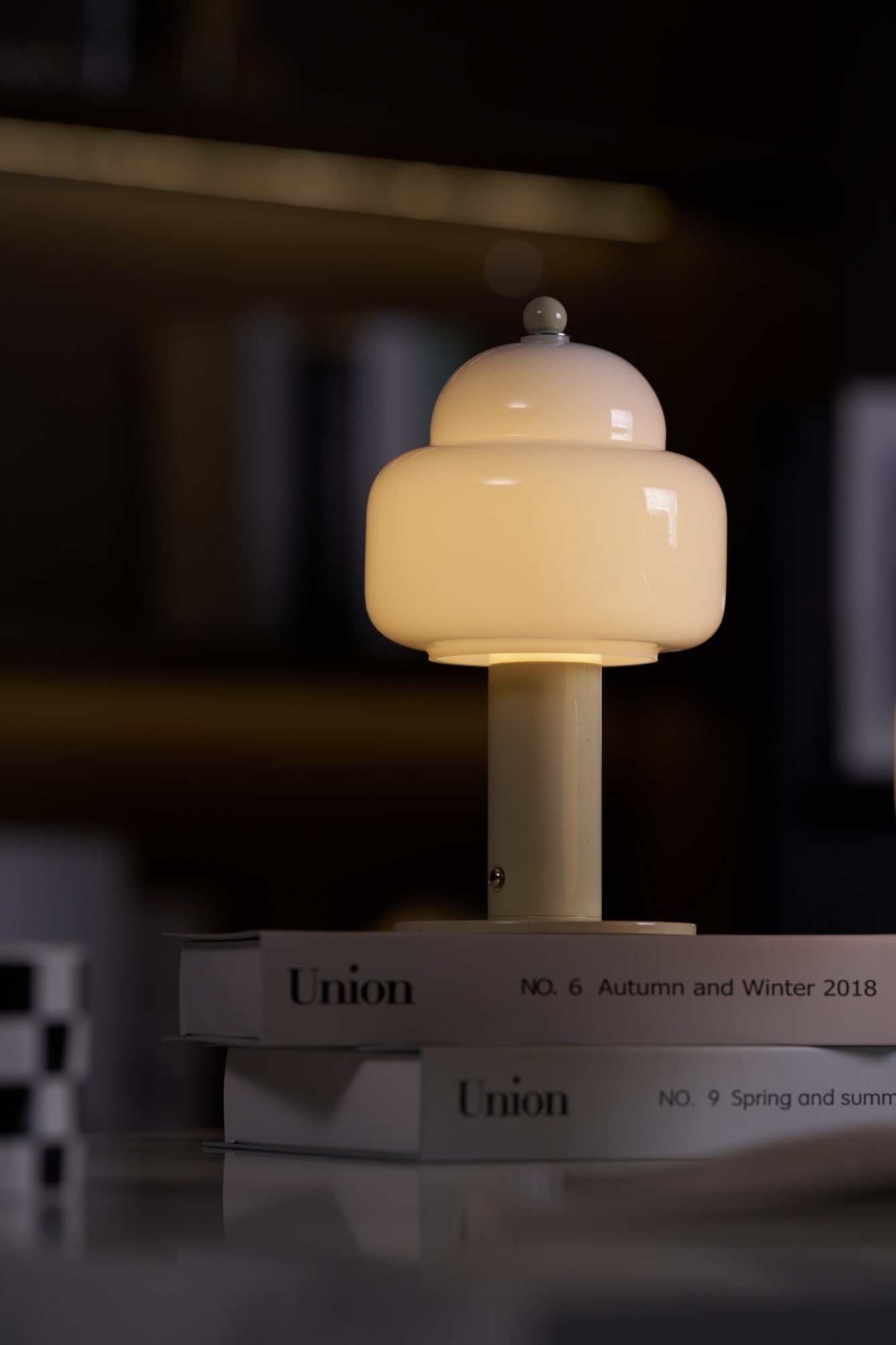 Cloud Dome Table Lamp - Blowlighting