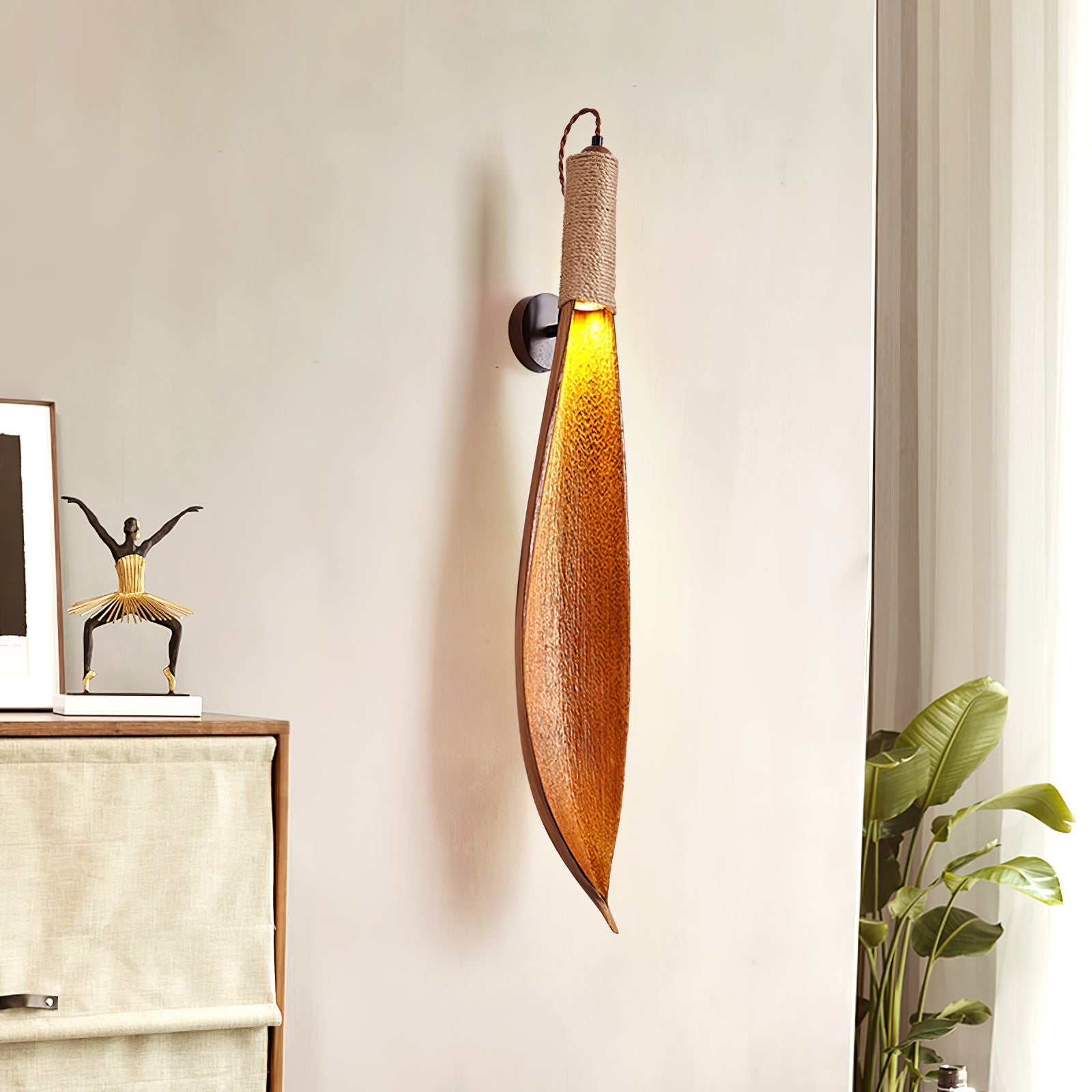 Cocoa Leaf Wall Sconce - Blowlighting