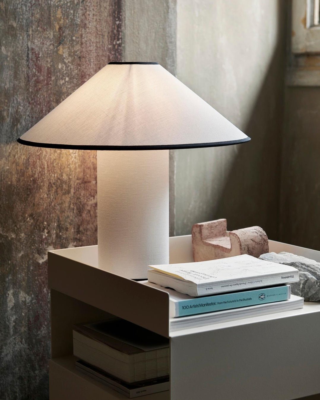 Decora Muse Table Lamp - Blowlighting