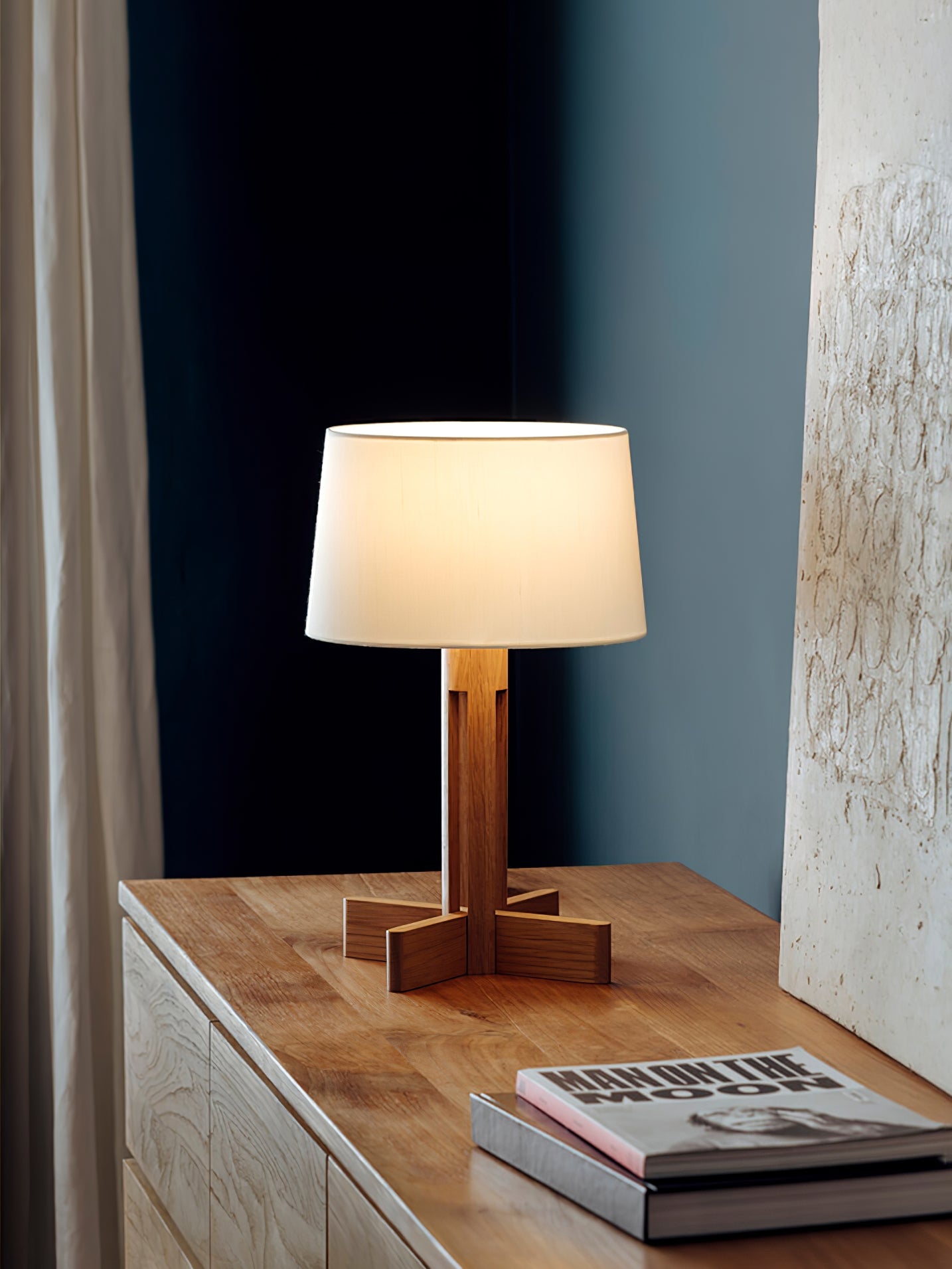 Compact Charm Table Lamp - Blowlighting