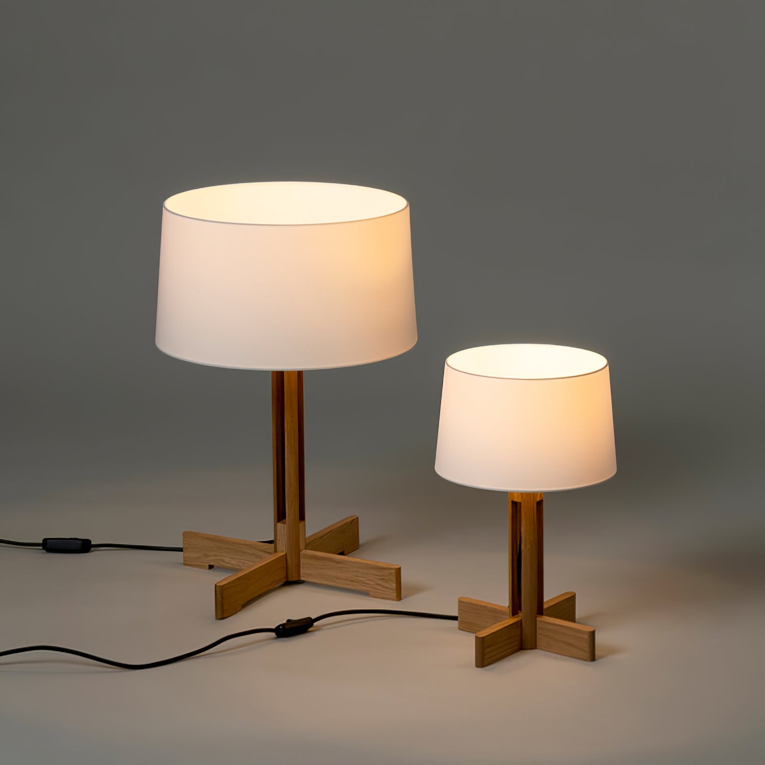 Compact Charm Table Lamp - Blowlighting