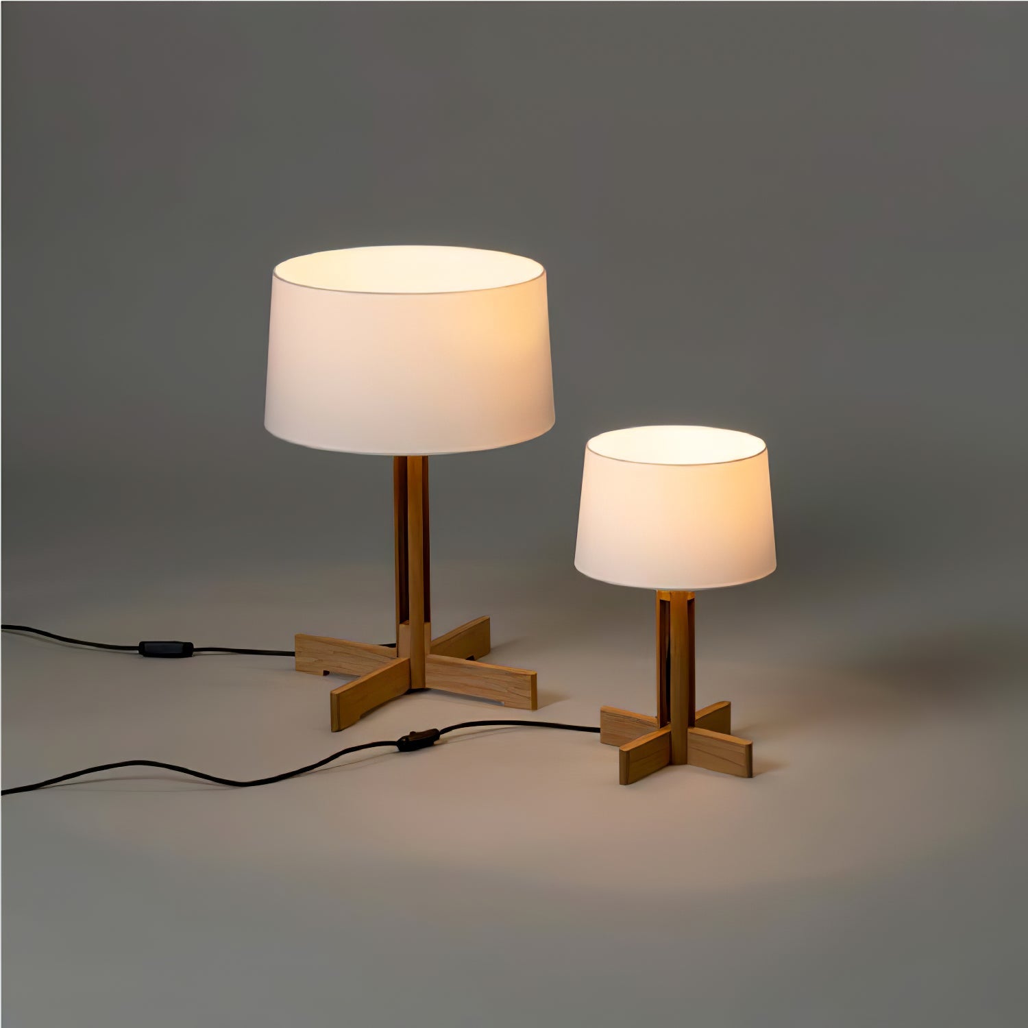 Compact Charm Table Lamp - Blowlighting