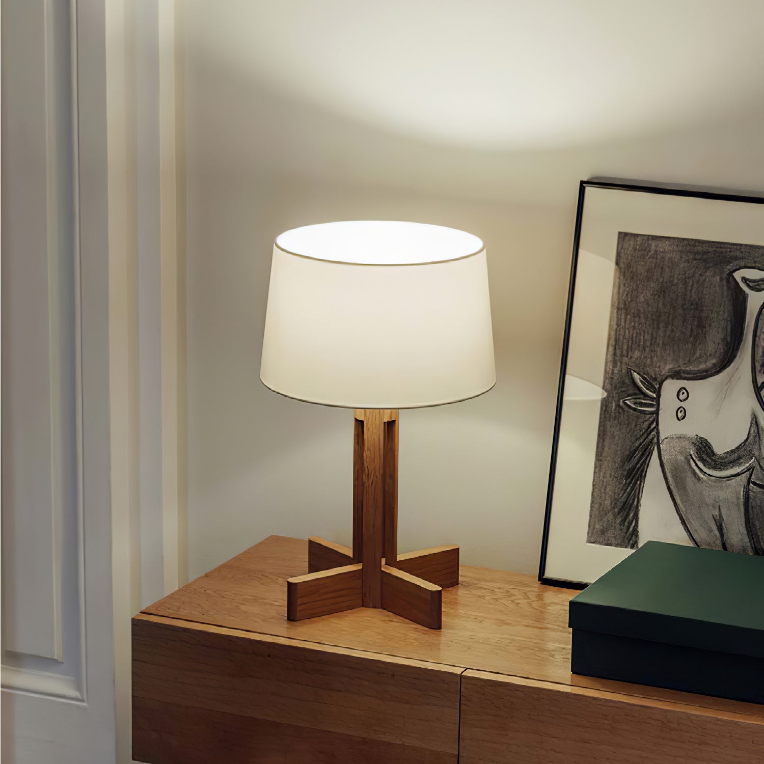 Compact Charm Table Lamp - Blowlighting