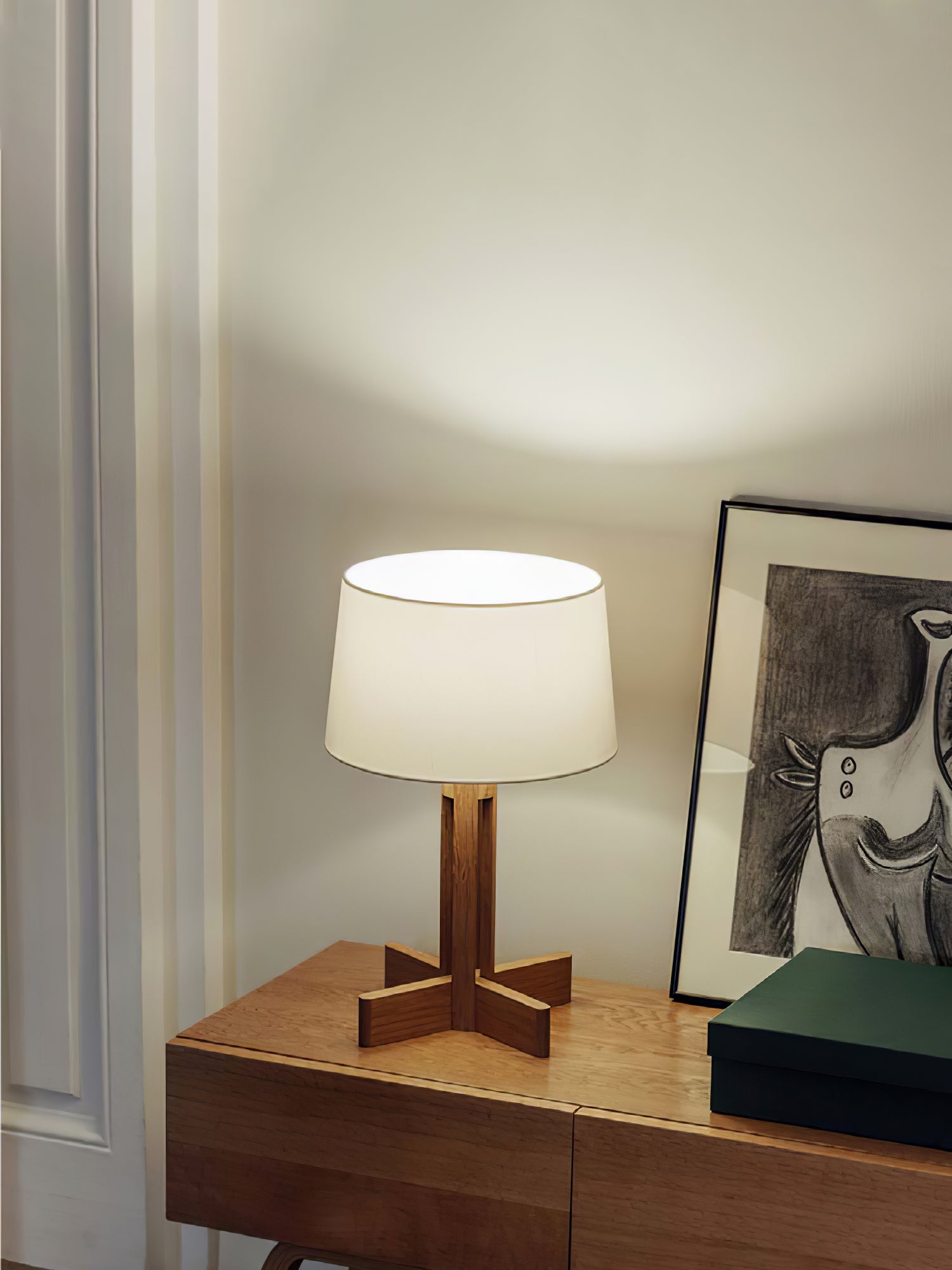 Compact Charm Table Lamp - Blowlighting