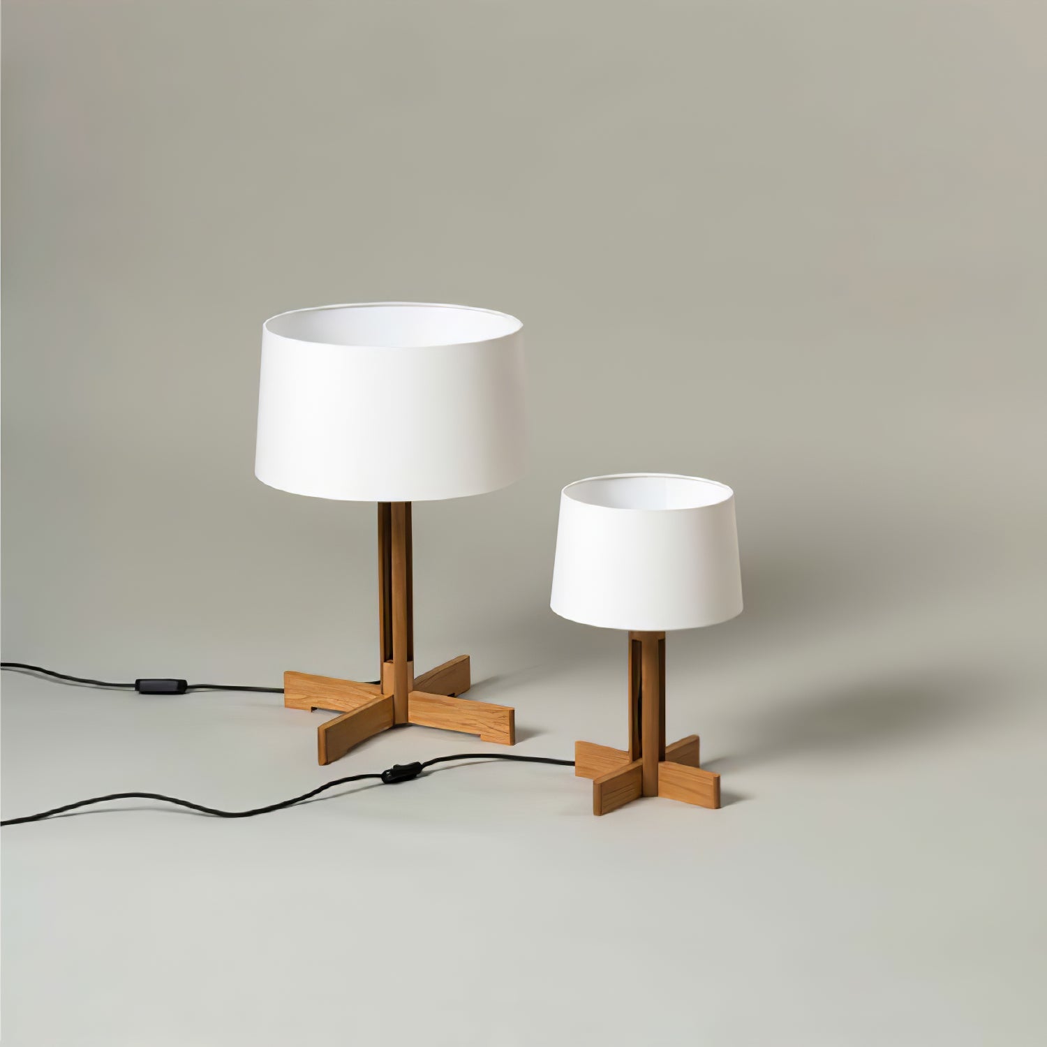 Compact Charm Table Lamp - Blowlighting