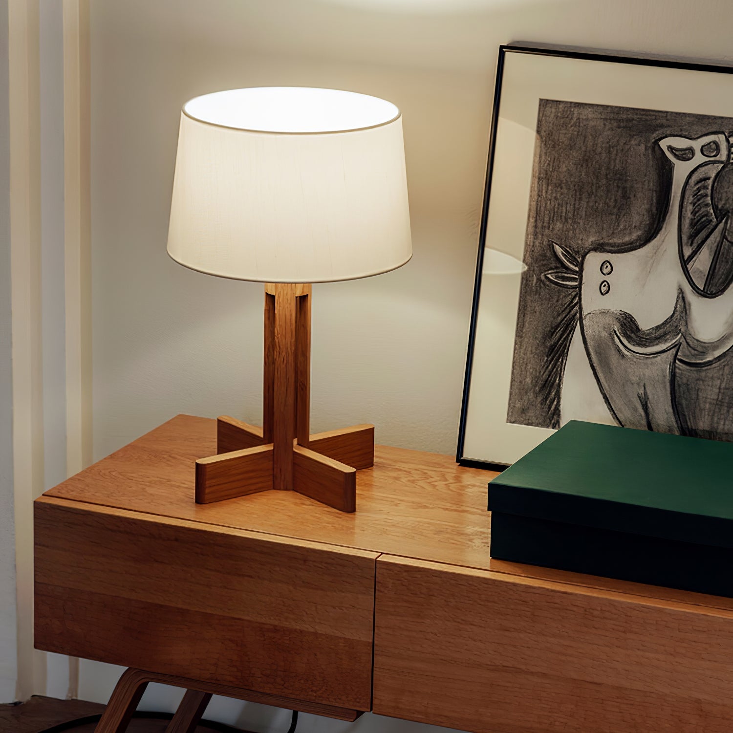 Compact Charm Table Lamp - Blowlighting