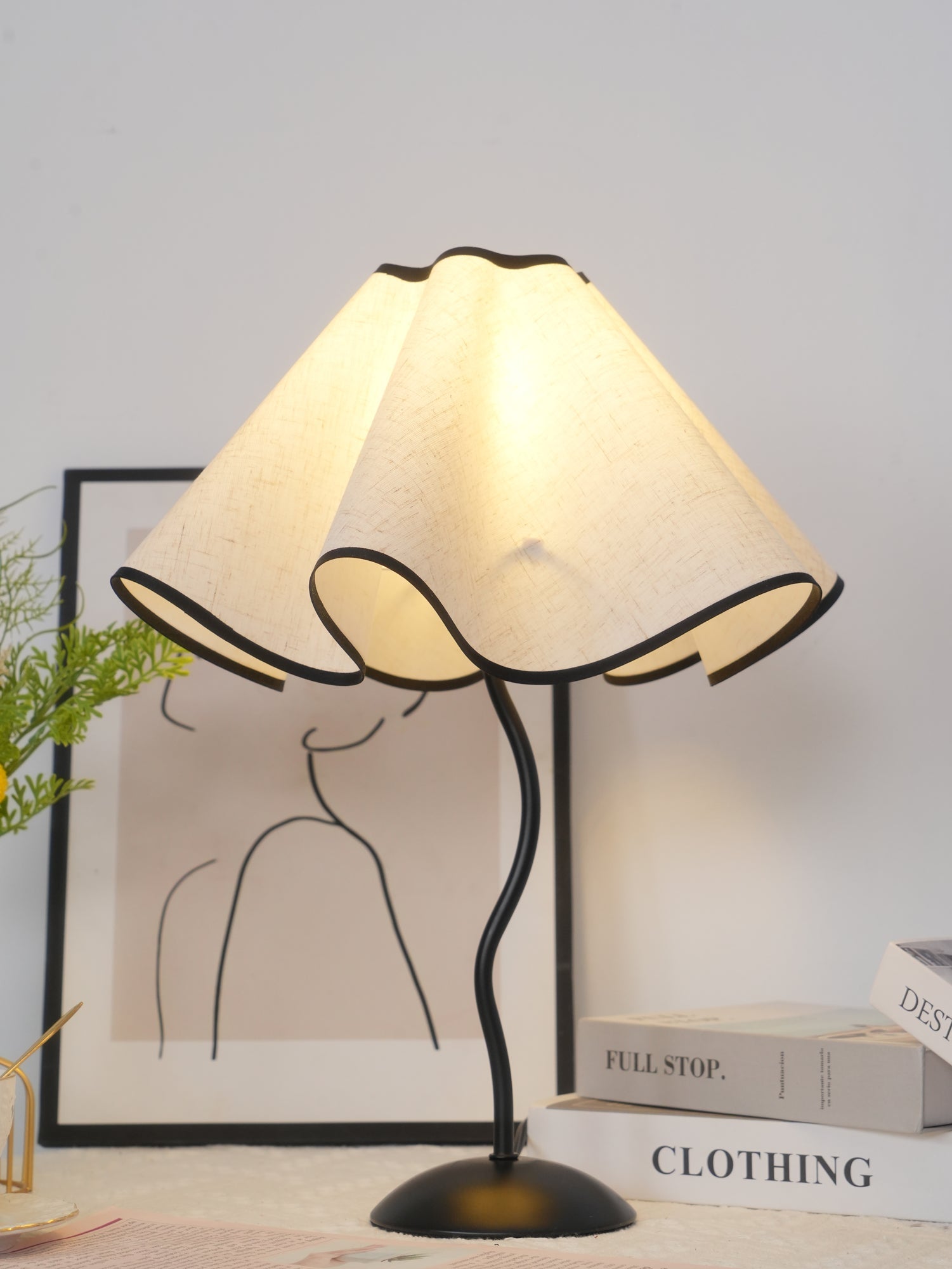Cora Table Lamp - Blowlighting