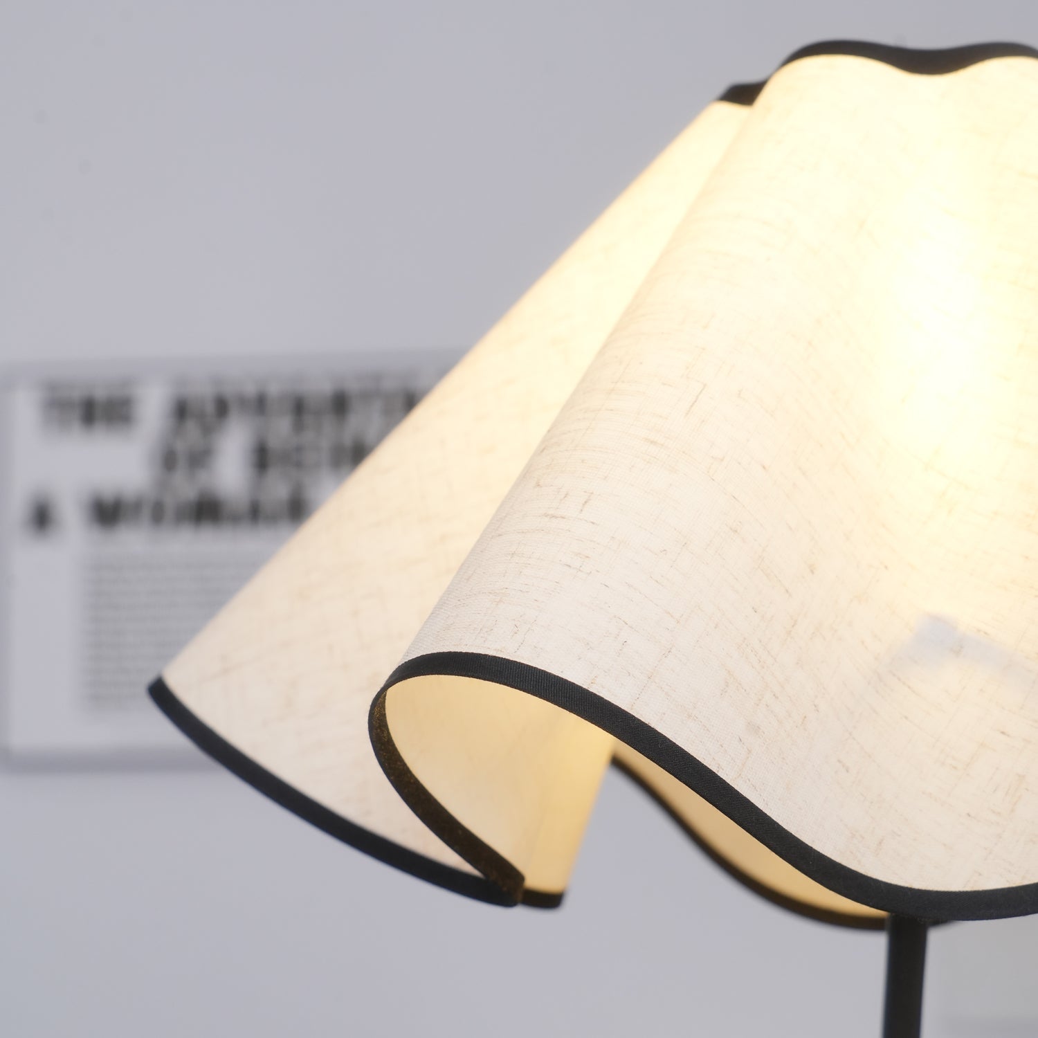 Cora Table Lamp - Blowlighting