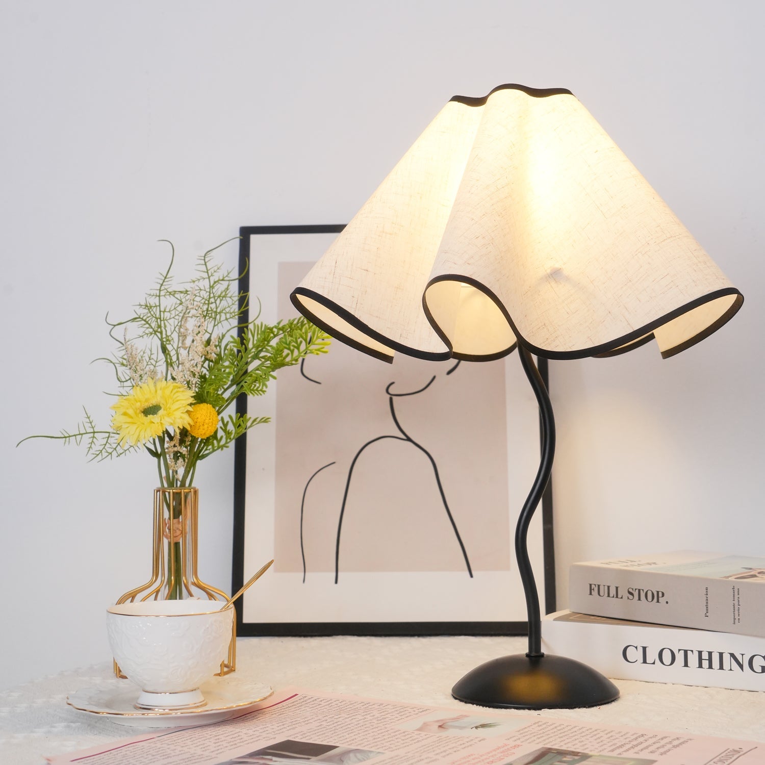 Cora Table Lamp - Blowlighting