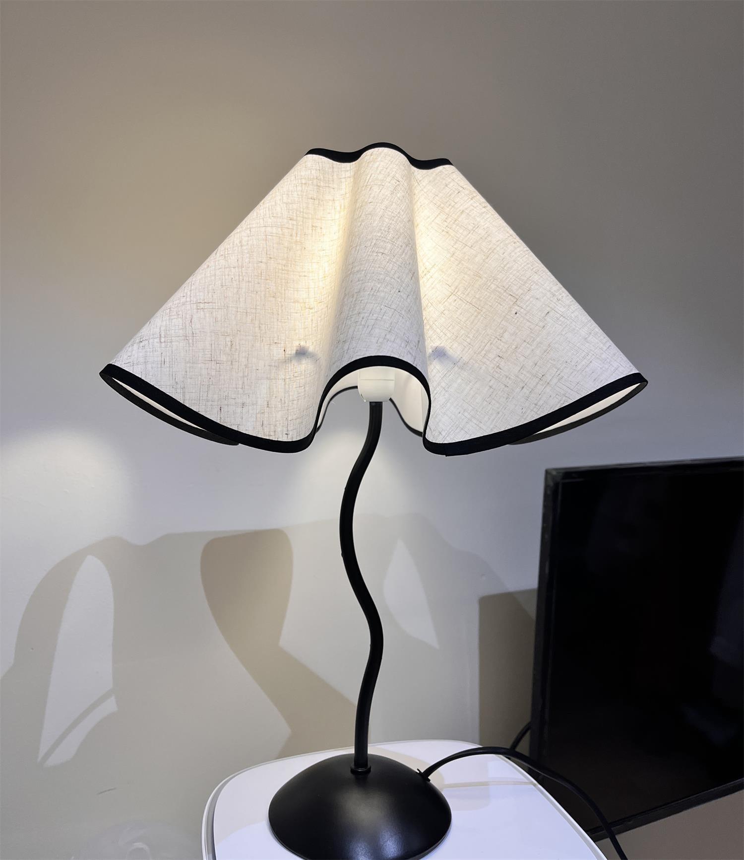 Cora Table Lamp - Blowlighting