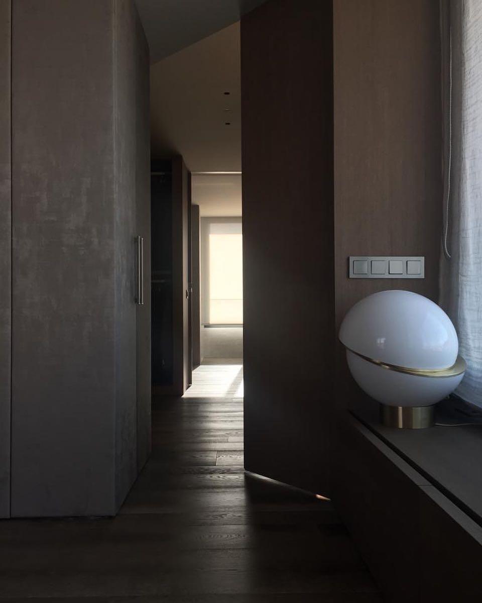 Crescent Table Lamp - Blowlighting