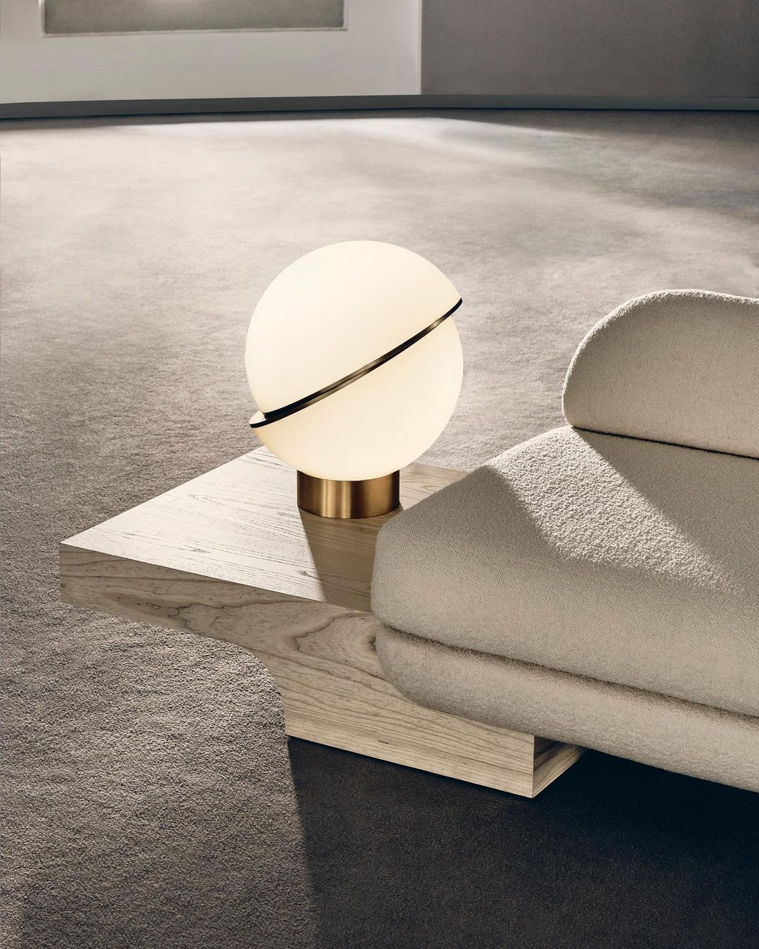Crescent Table Lamp - Blowlighting