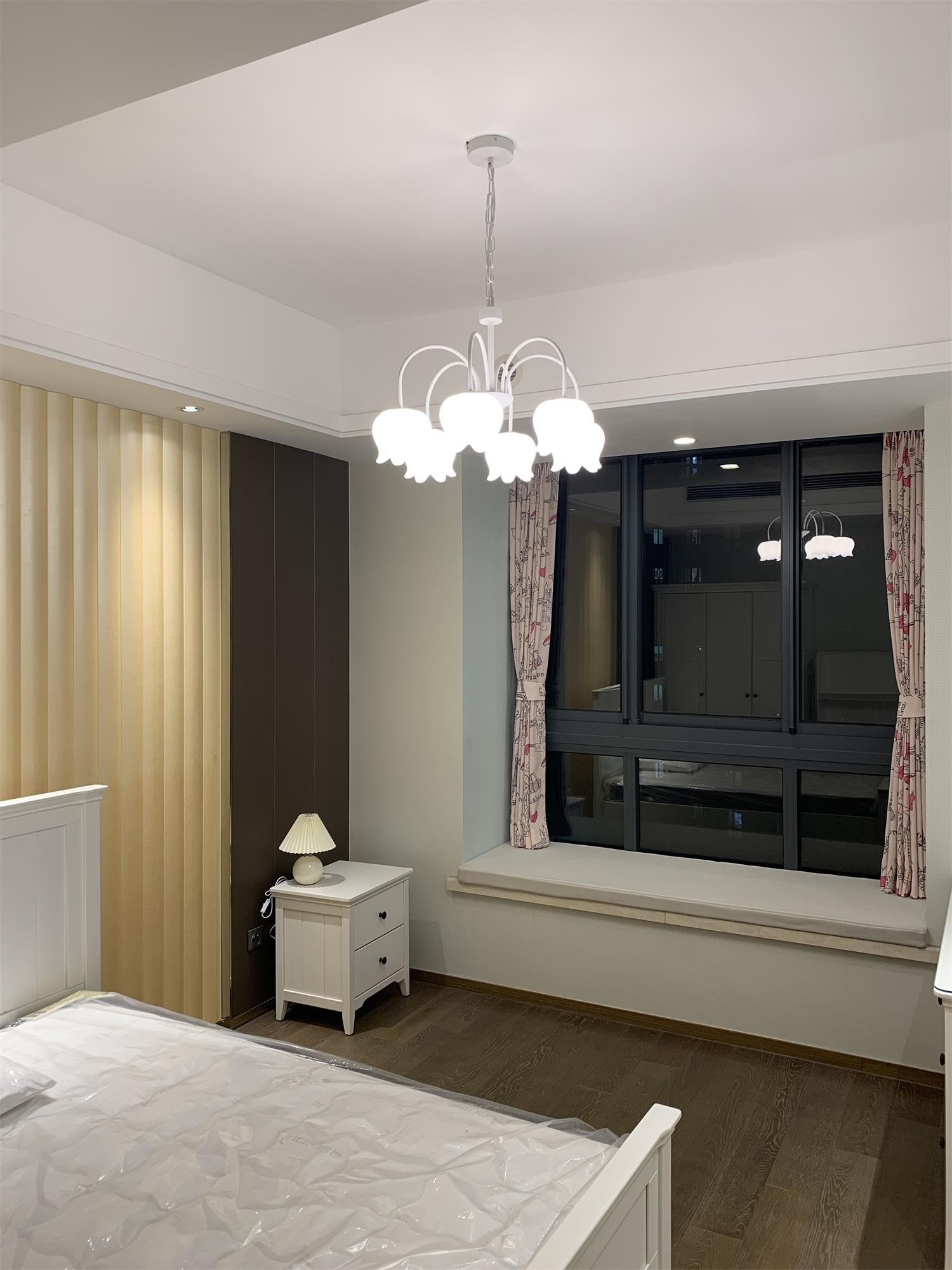 Curved Arm Bell Chandelier - Blowlighting