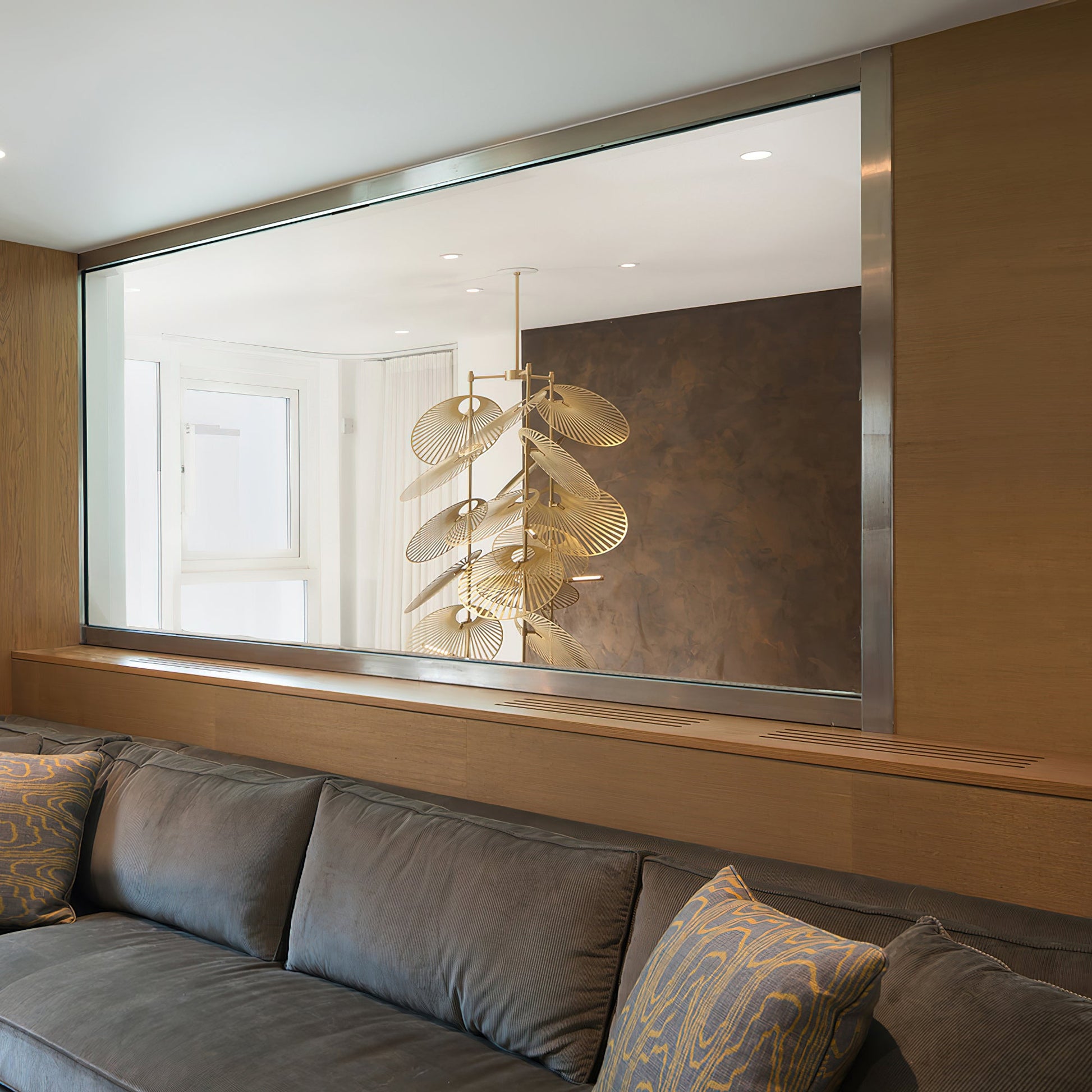 Odoraris Luxury Leaf Chandelier - Blowlighting