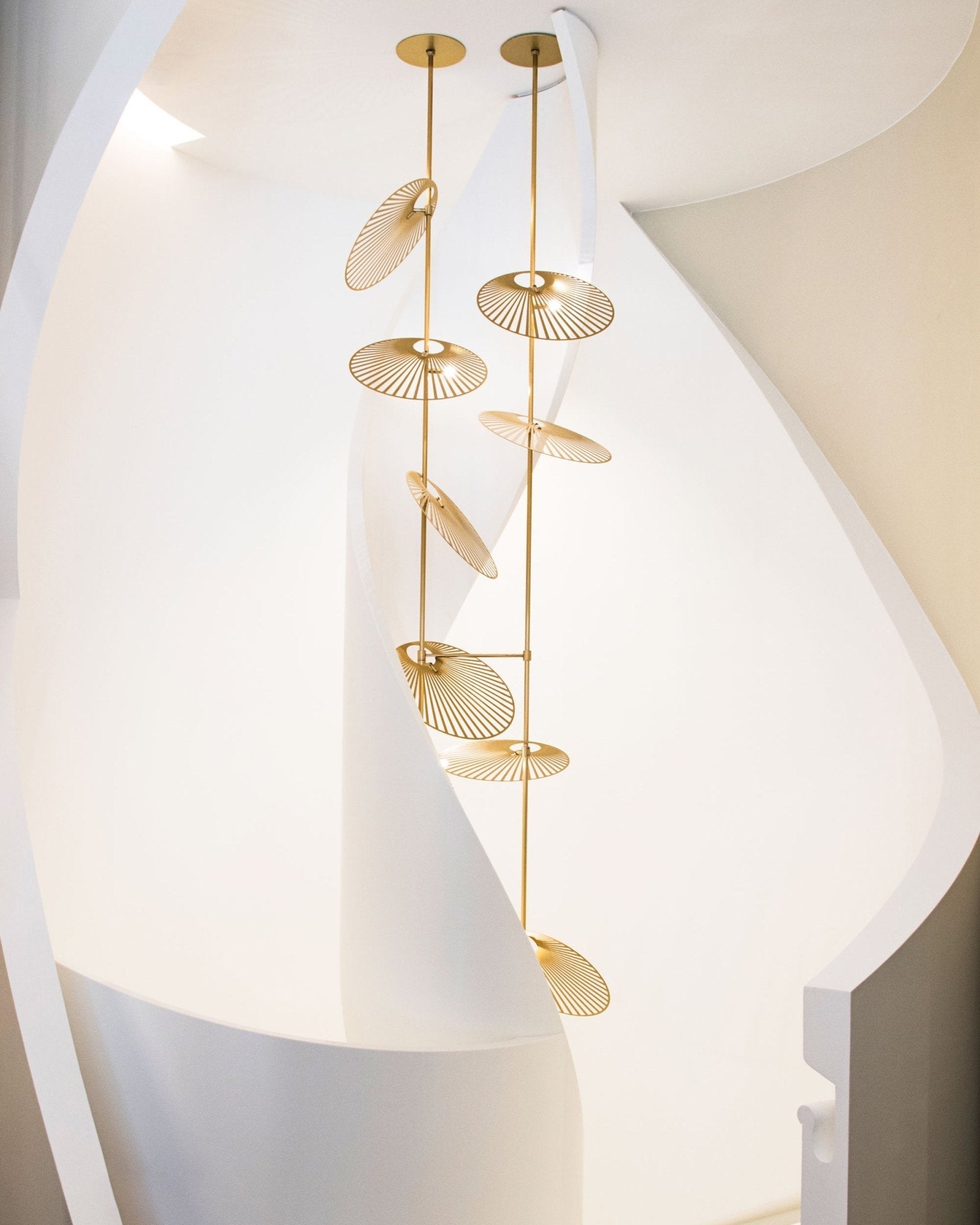 Odoraris Luxury Leaf Chandelier - Blowlighting