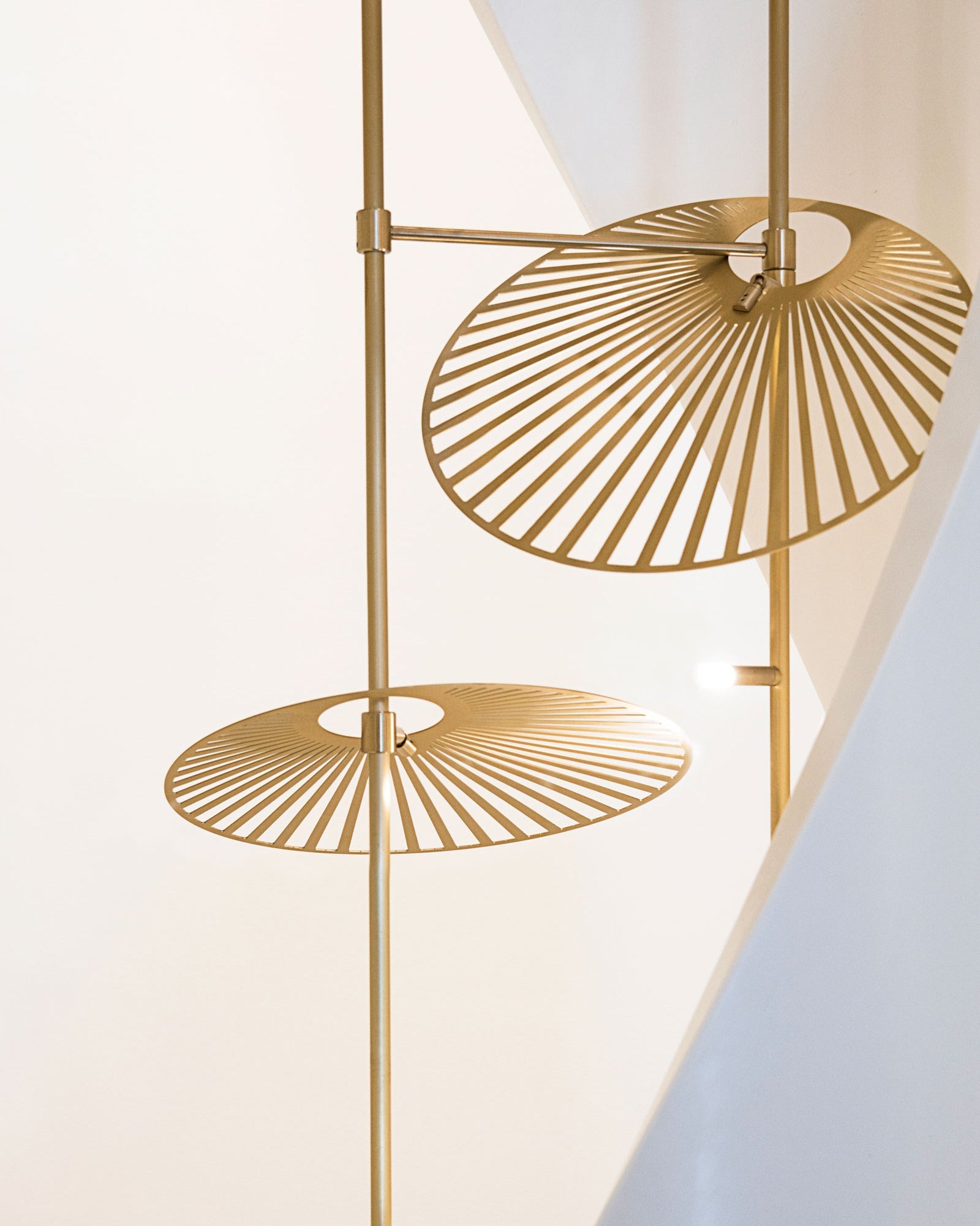 Odoraris Luxury Leaf Chandelier - Blowlighting