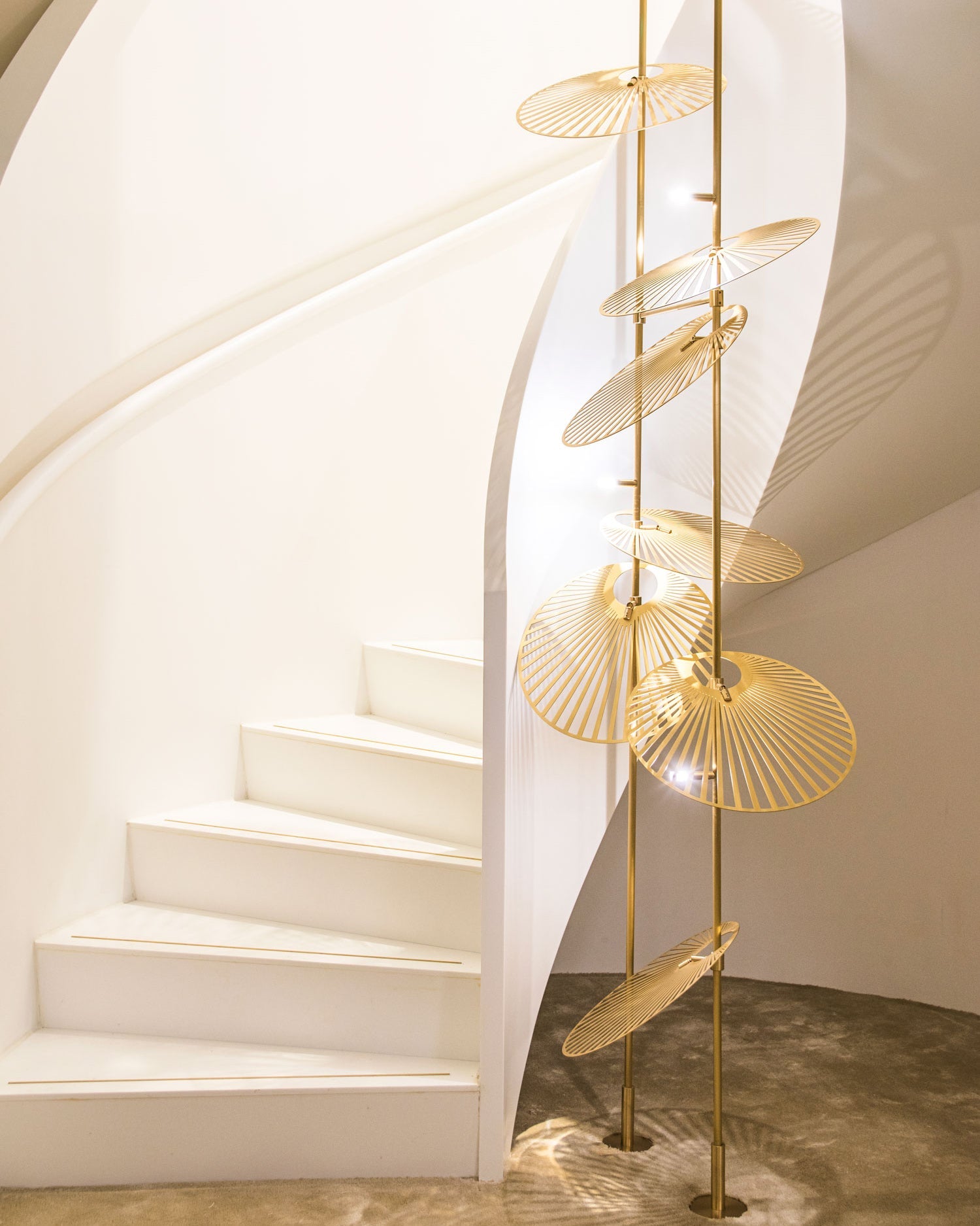 Odoraris Luxury Leaf Chandelier - Blowlighting
