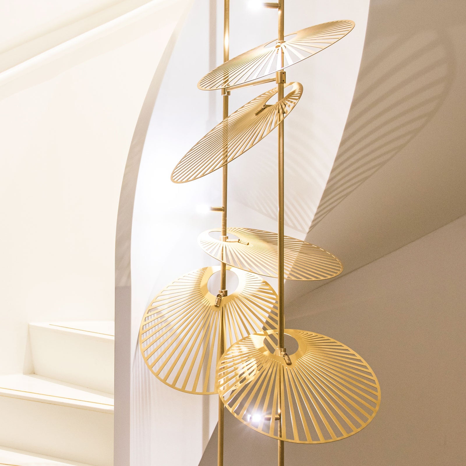 Odoraris Luxury Leaf Chandelier - Blowlighting