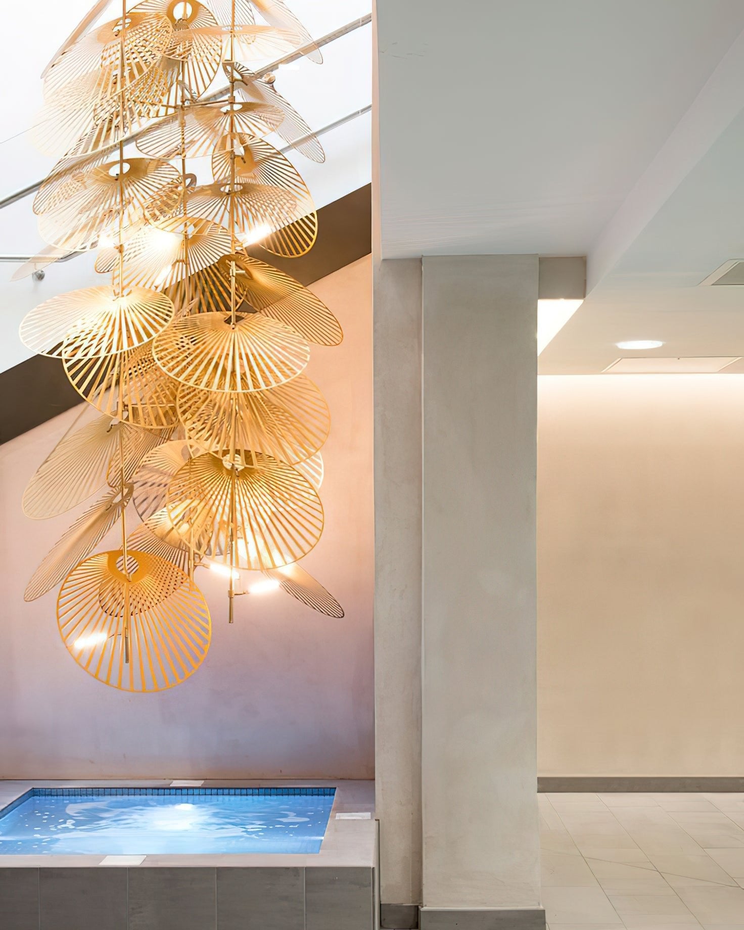 Odoraris Luxury Leaf Chandelier - Blowlighting