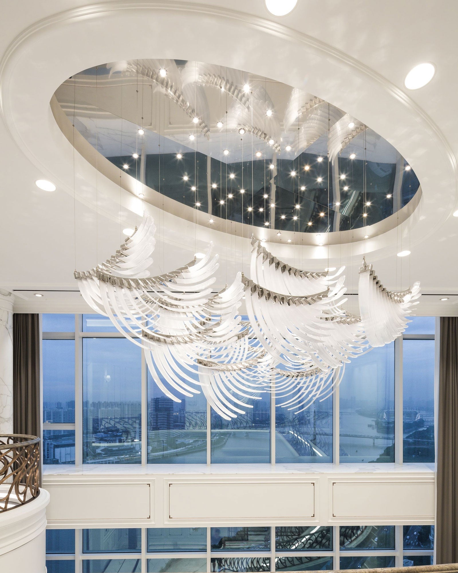 Eurrinia Glass Wing Cluster Chandelier - Blowlighting