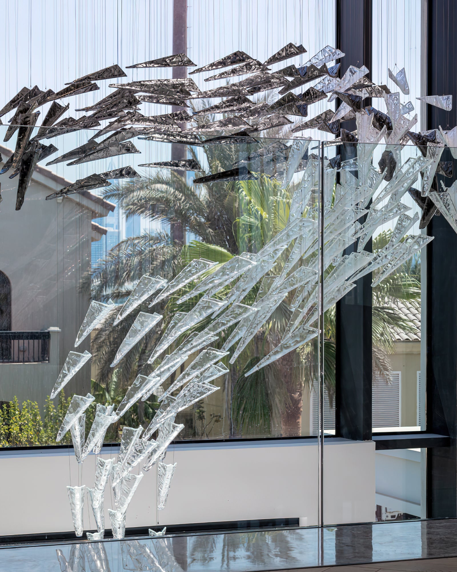 Nyvinia Glass Feather-Shape Chandelier - Blowlighting