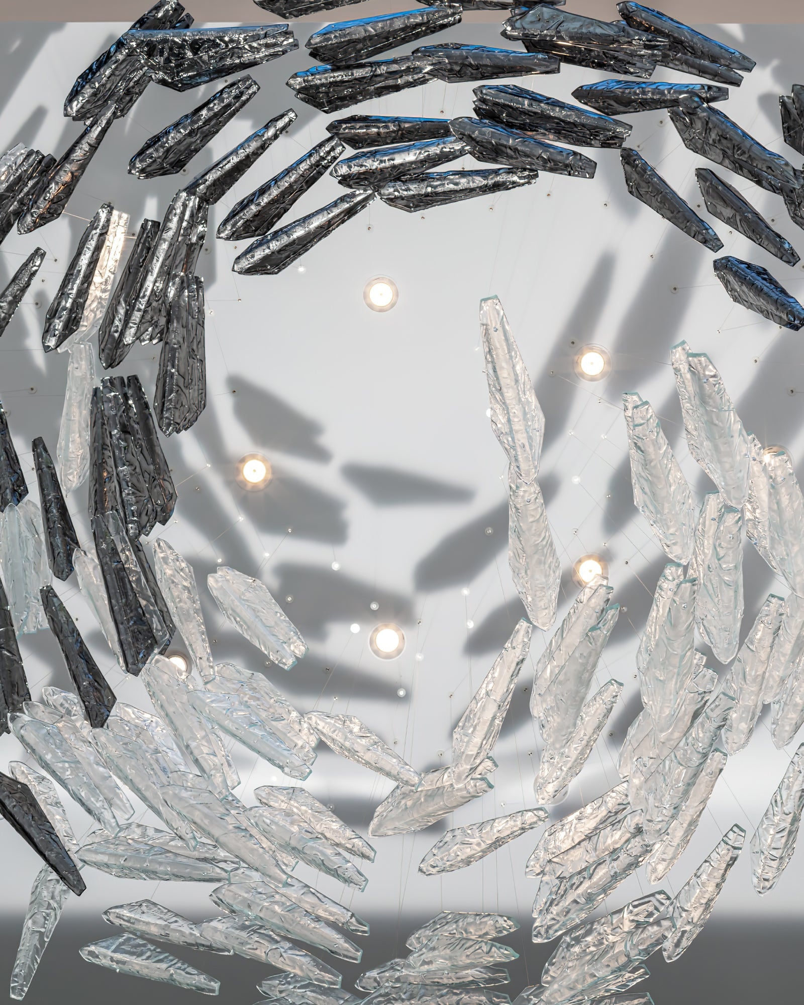 Nyvinia Glass Feather-Shape Chandelier - Blowlighting