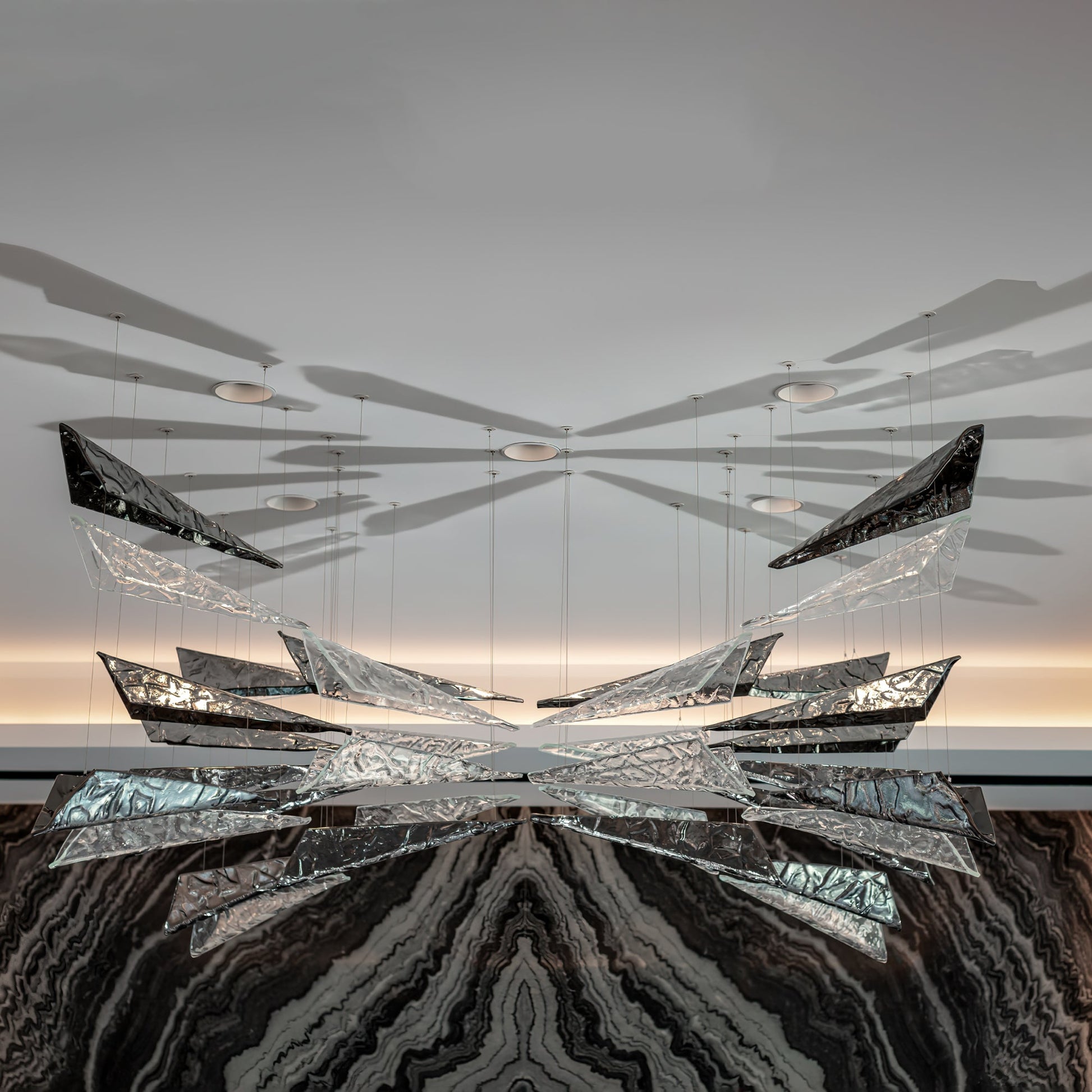 Nyvinia Glass Feather-Shape Chandelier - Blowlighting