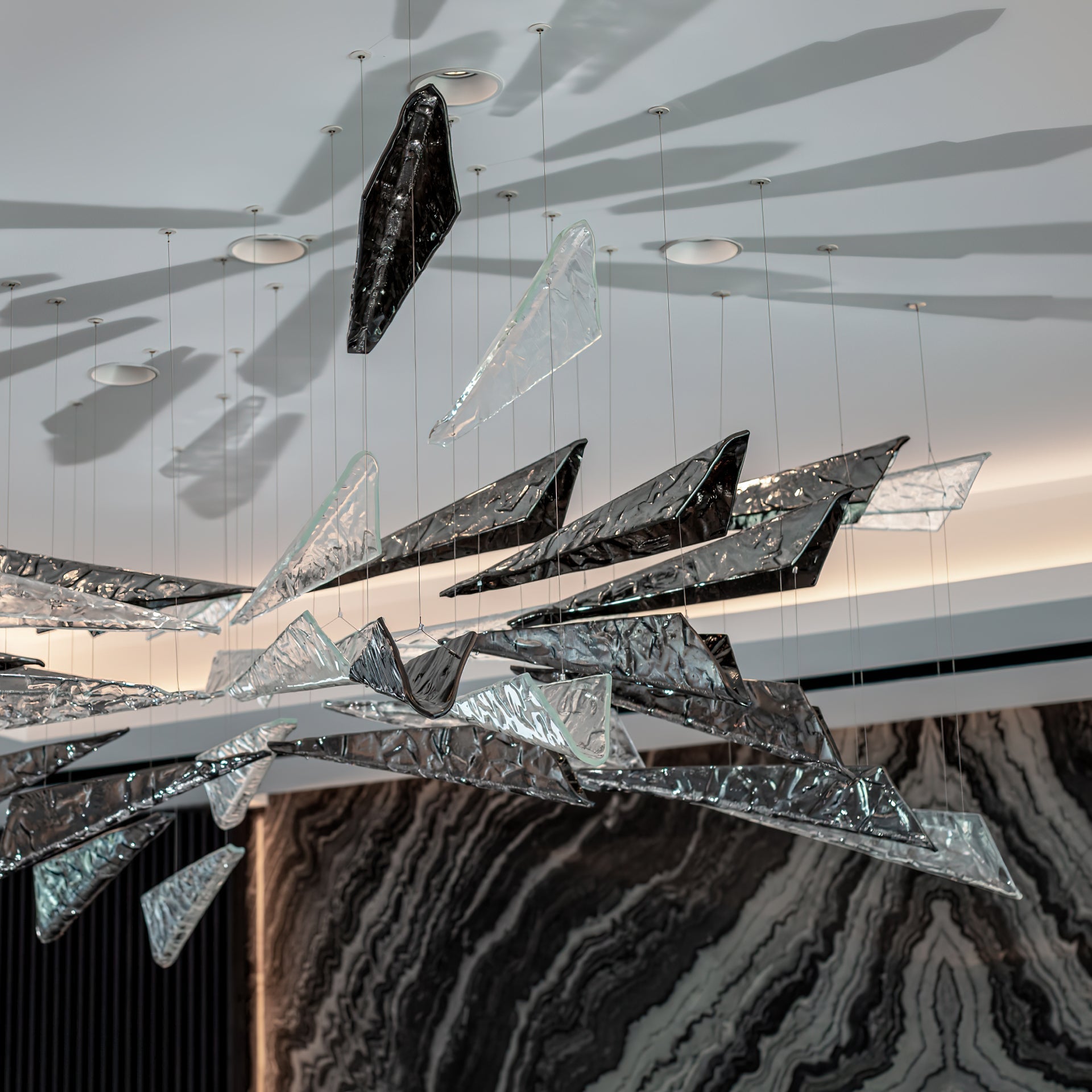 Nyvinia Glass Feather-Shape Chandelier - Blowlighting