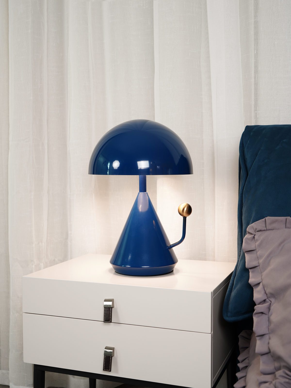 Dali Divina Desk Lamp - Blowlighting