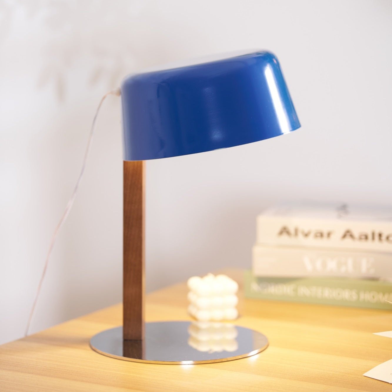 Dario Tilted Table Lamp - Blowlighting