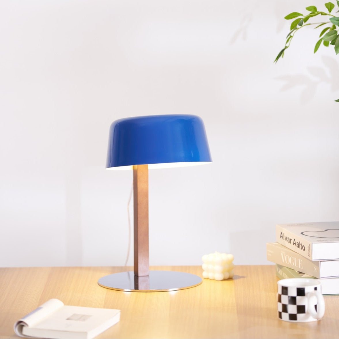Dario Tilted Table Lamp - Blowlighting