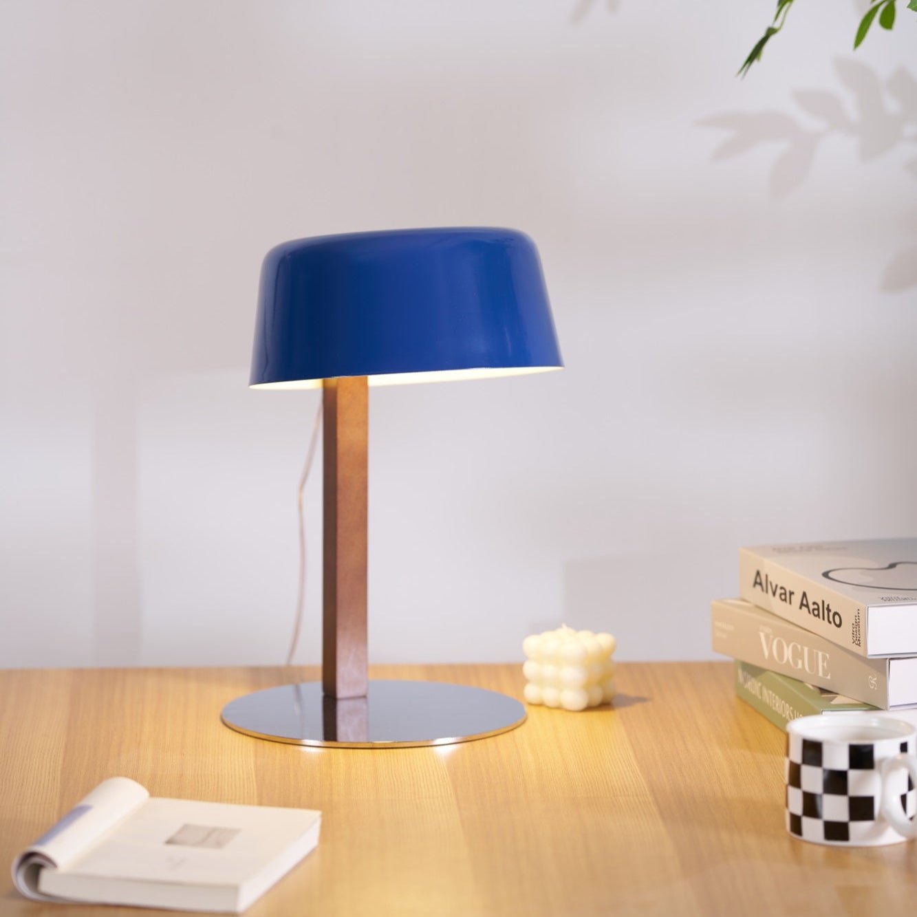 Dario Tilted Table Lamp - Blowlighting