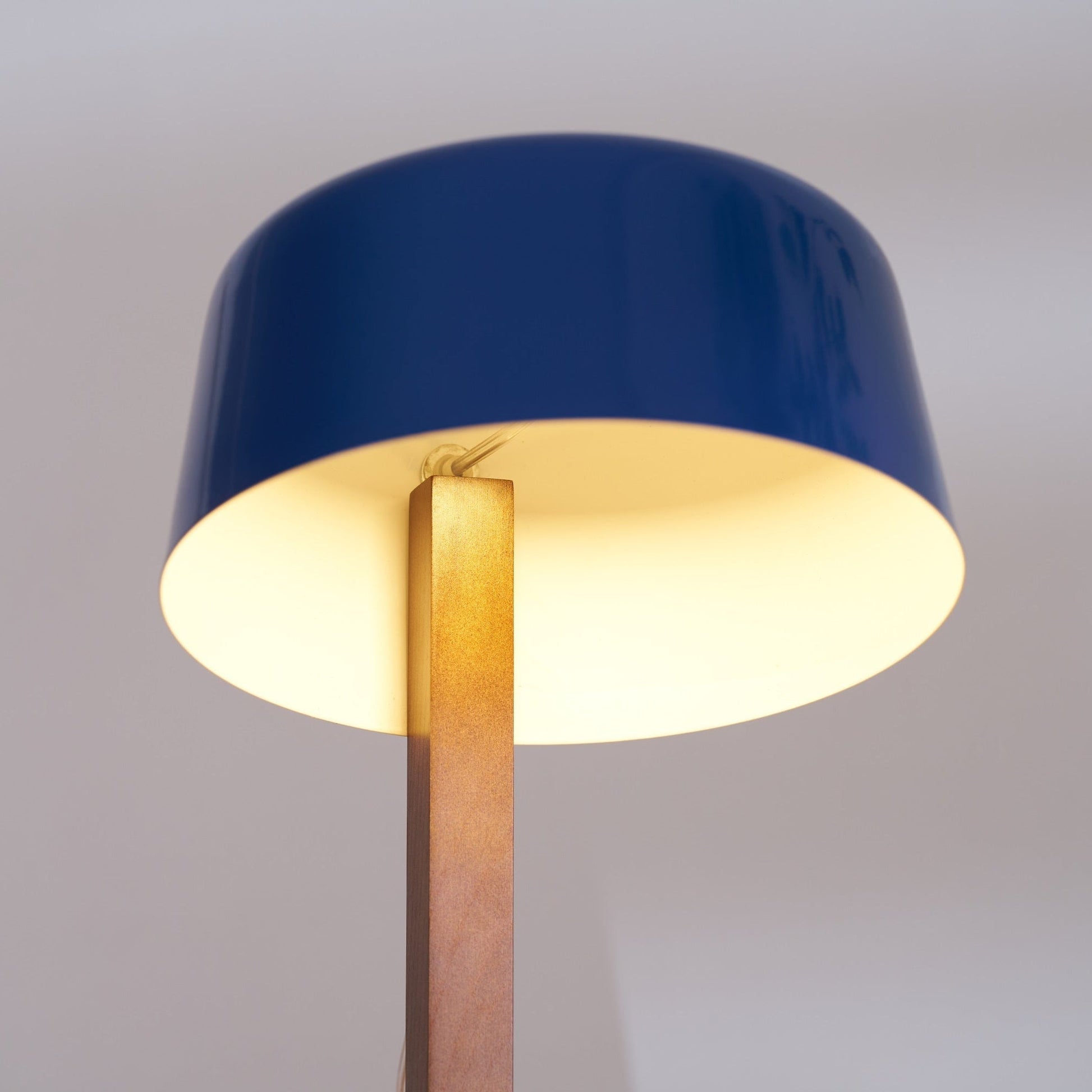 Dario Tilted Table Lamp - Blowlighting