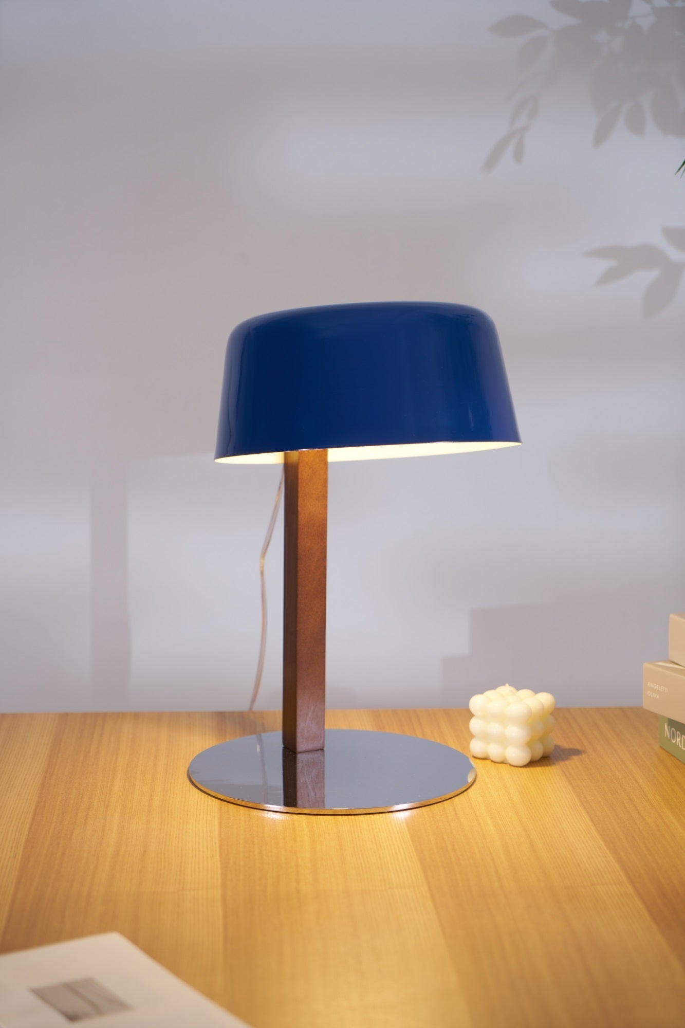 Dario Tilted Table Lamp - Blowlighting