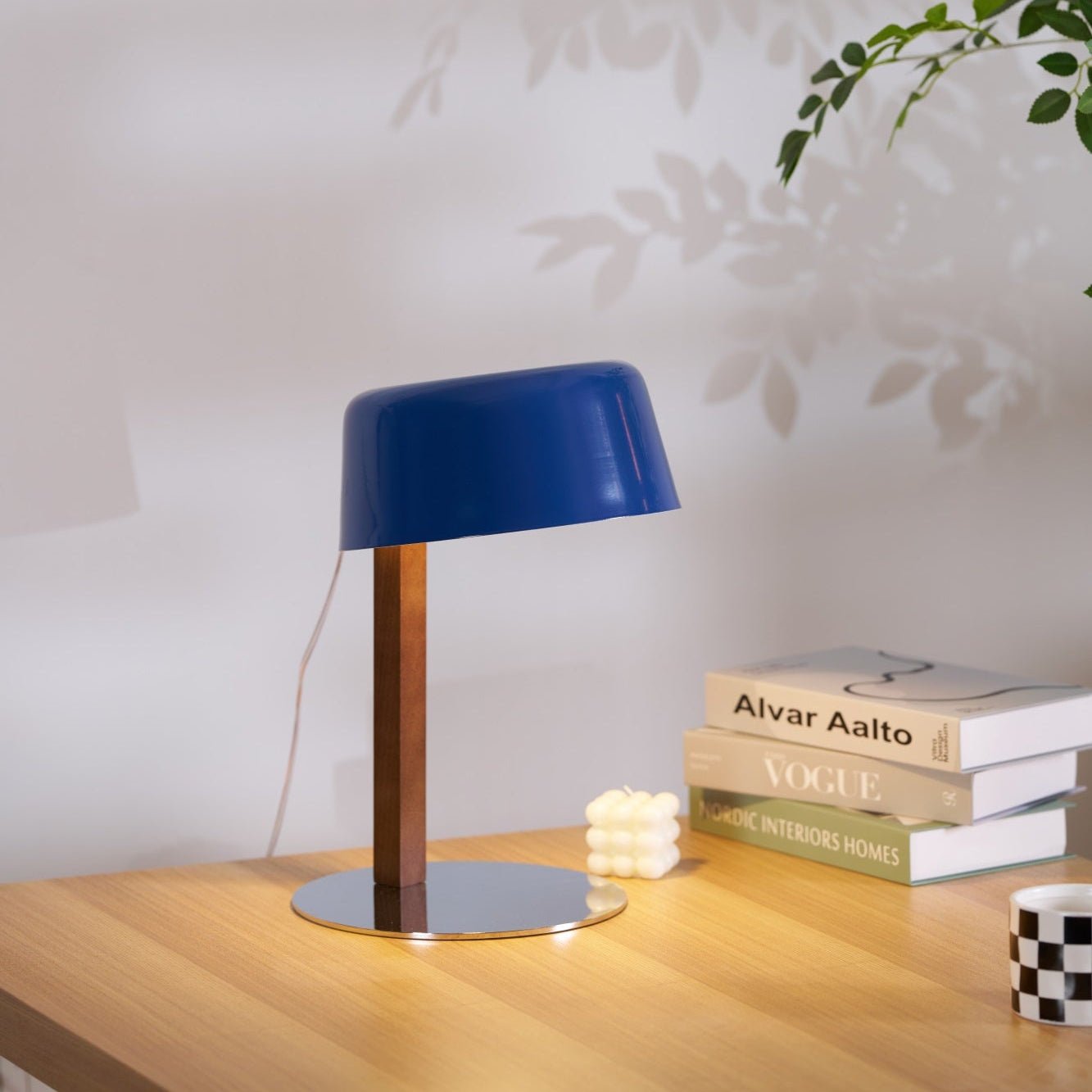 Dario Tilted Table Lamp - Blowlighting