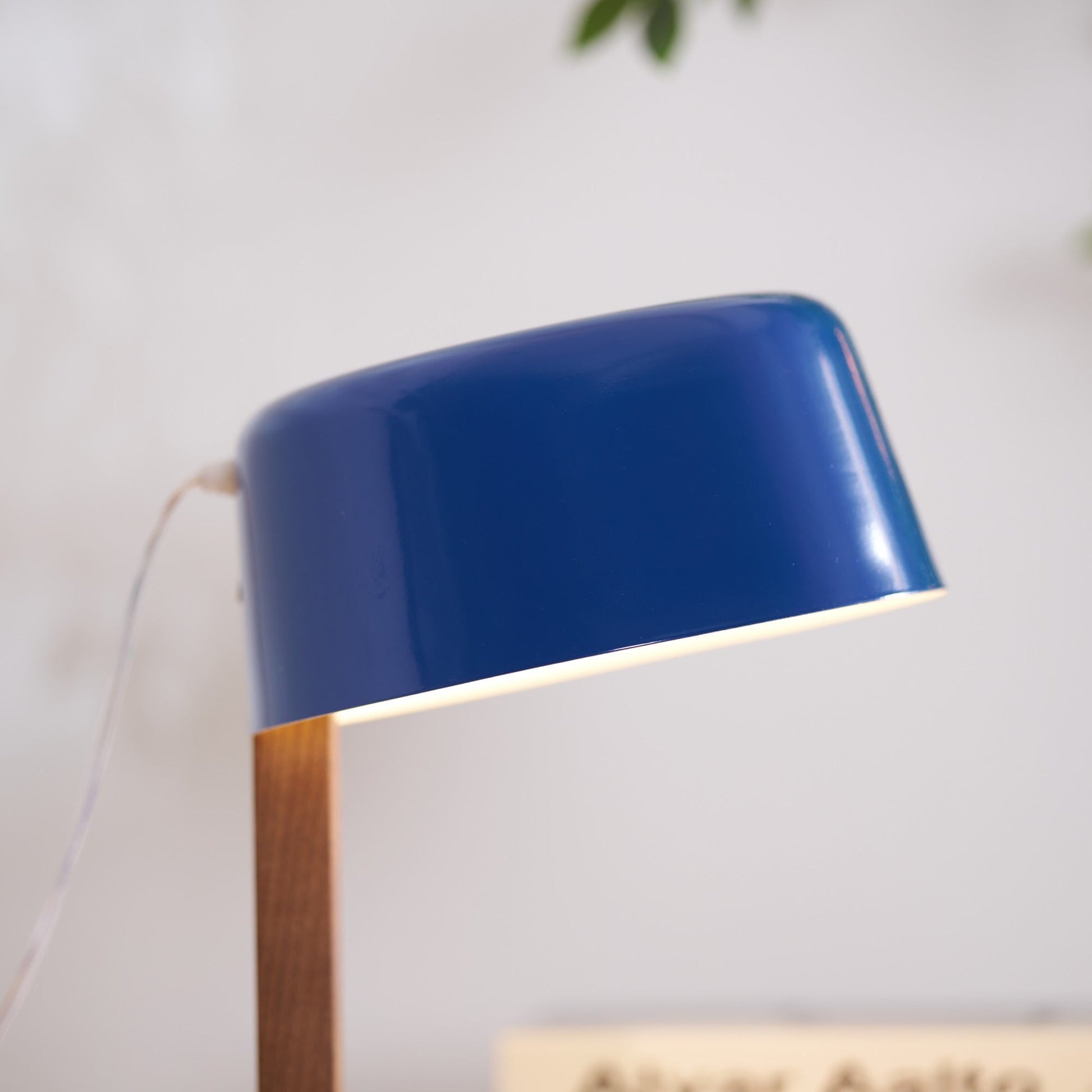 Dario Tilted Table Lamp - Blowlighting