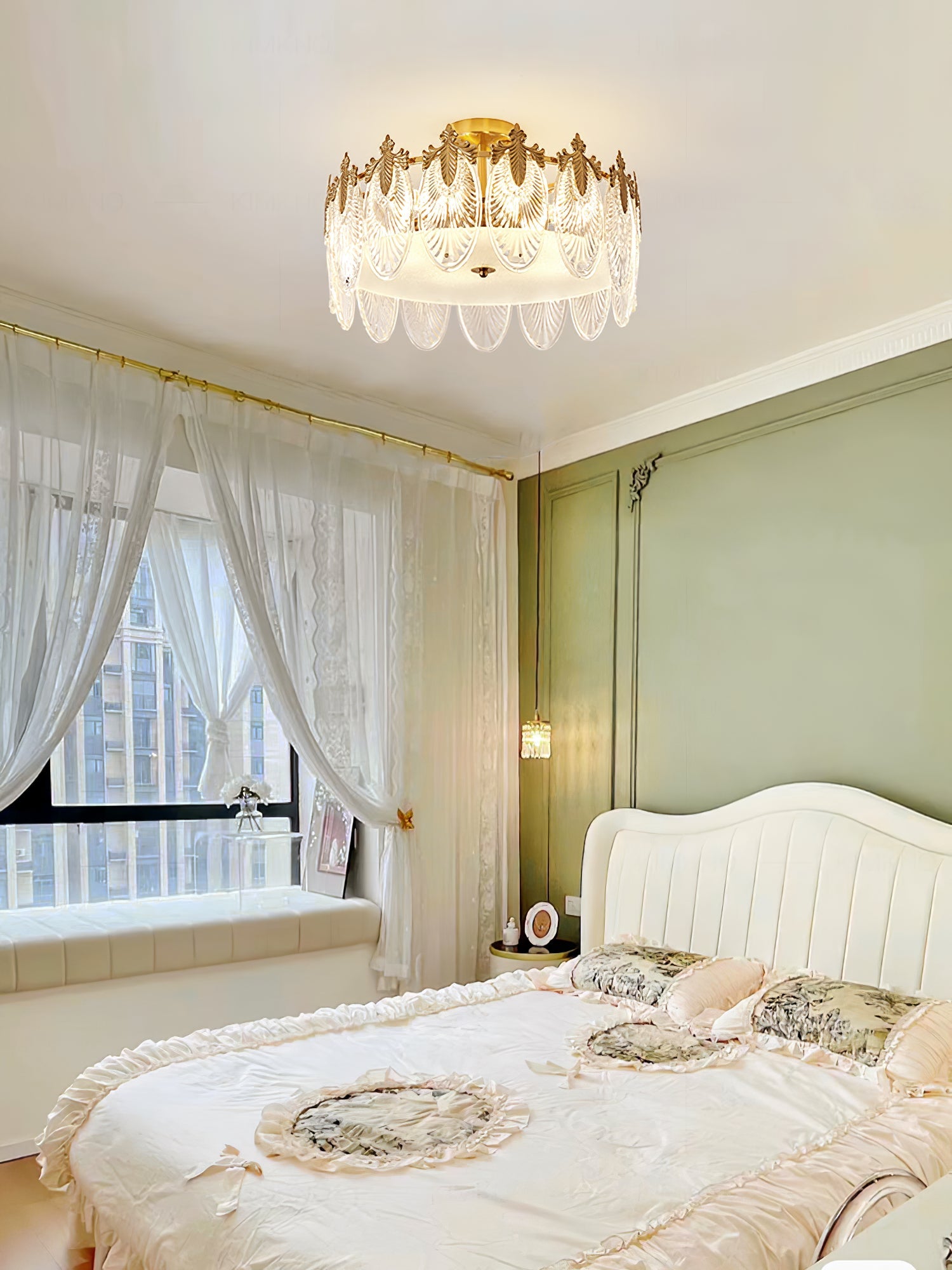 Decorative Pattern Glass Round Chandelier - Blowlighting