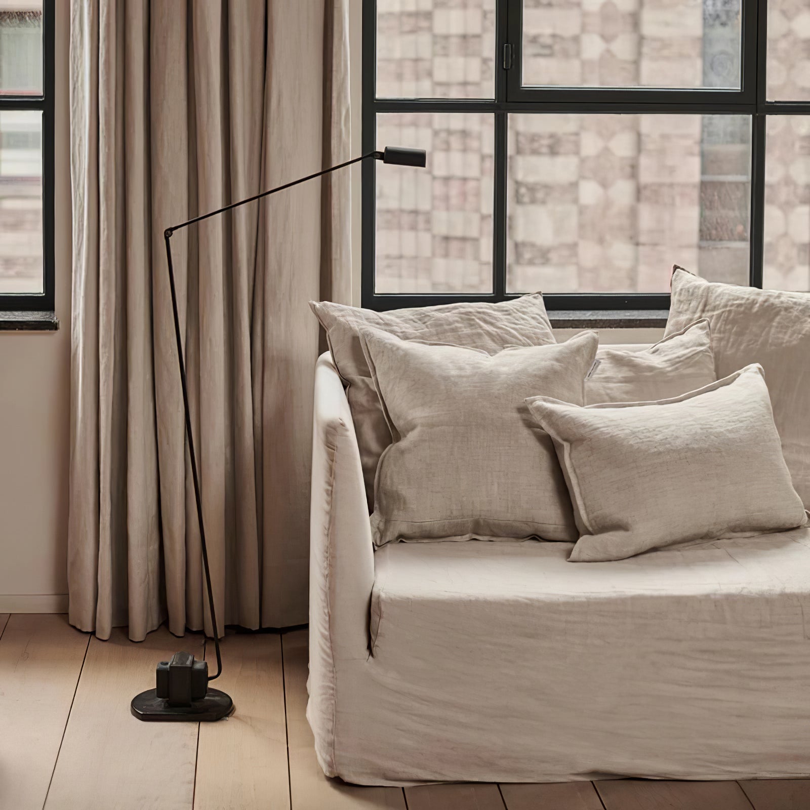 Dynamo Floor Lamp - Blowlighting