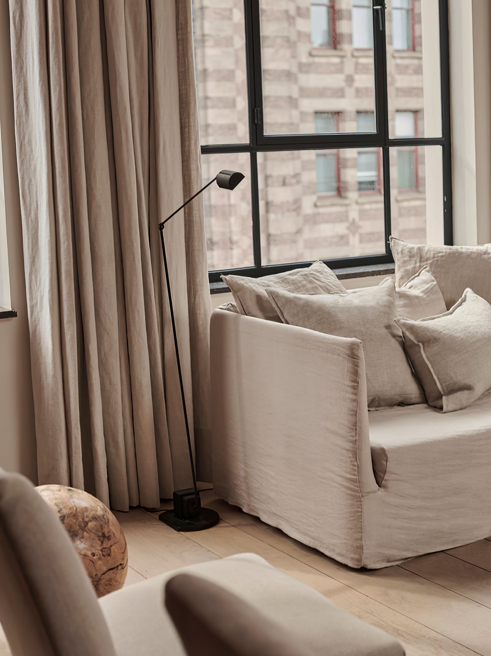 Dynamo Floor Lamp - Blowlighting