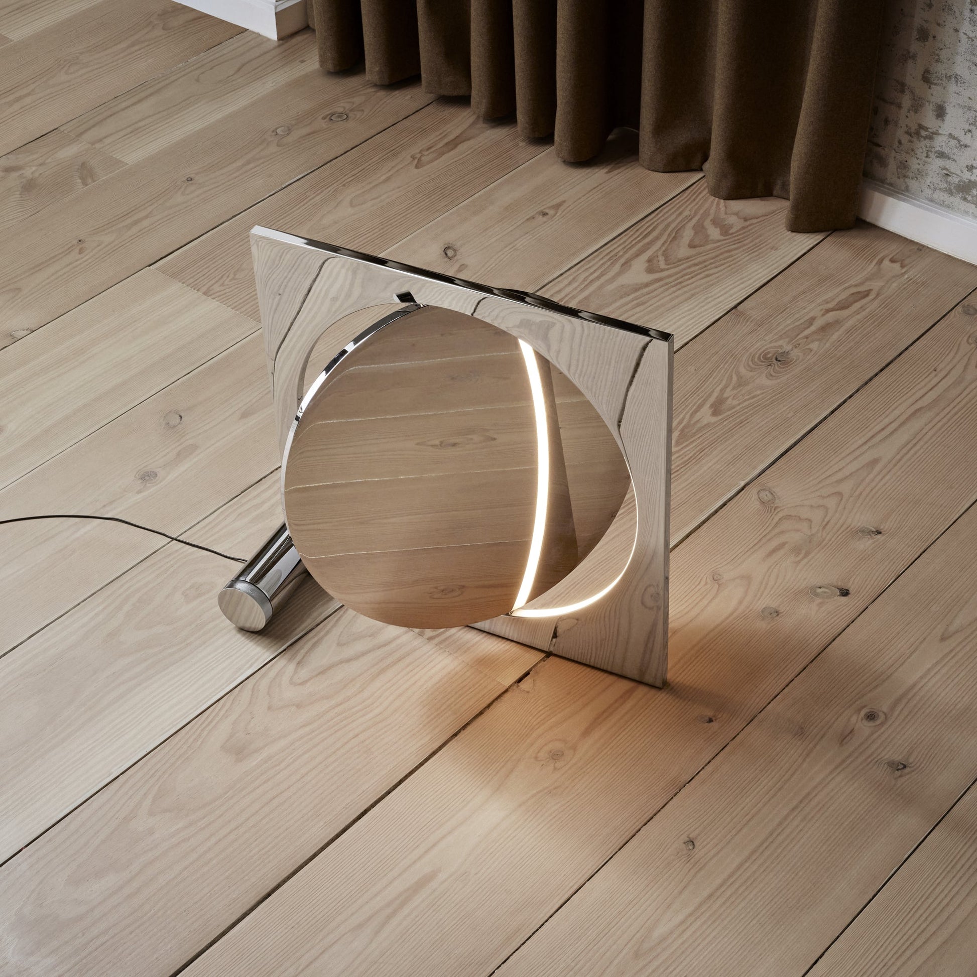 Eclipse Mirror Table Lamp - Blowlighting