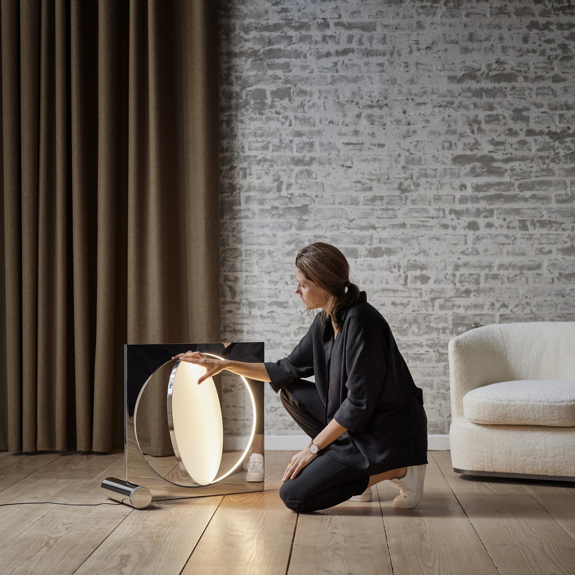 Eclipse Mirror Table Lamp - Blowlighting
