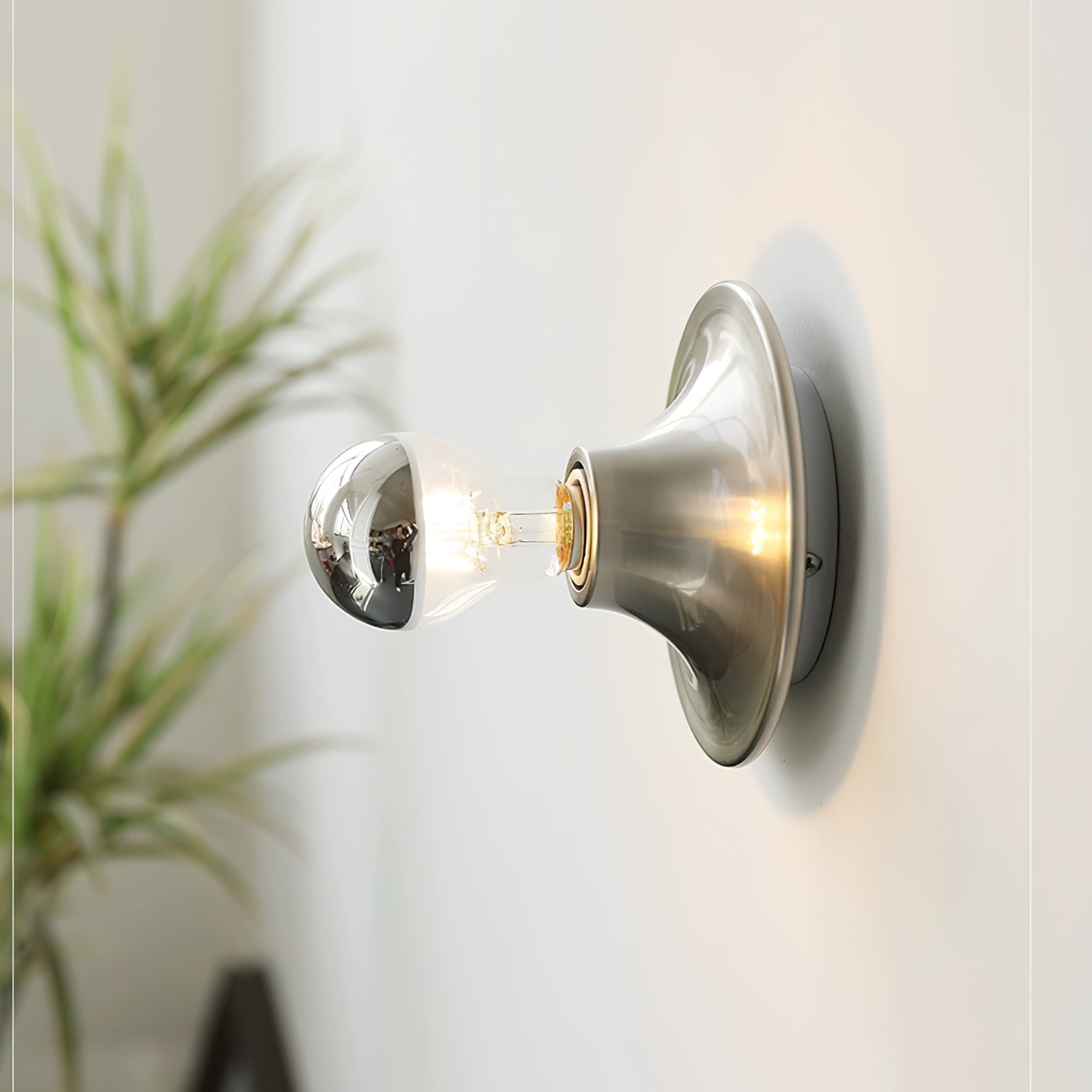 Eclipta Wall Sconce - Blowlighting