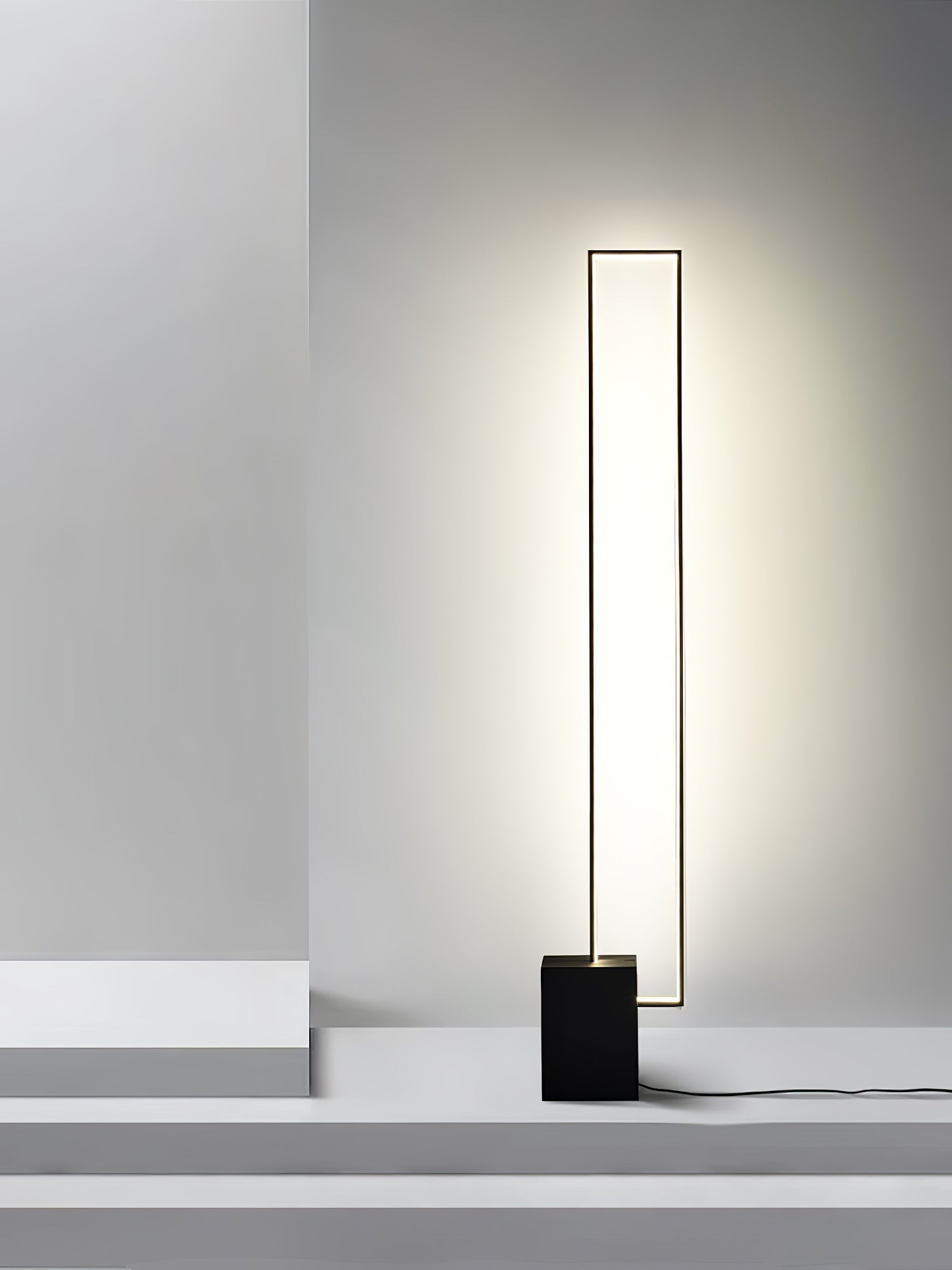 Edge Floor Lamp - Blowlighting