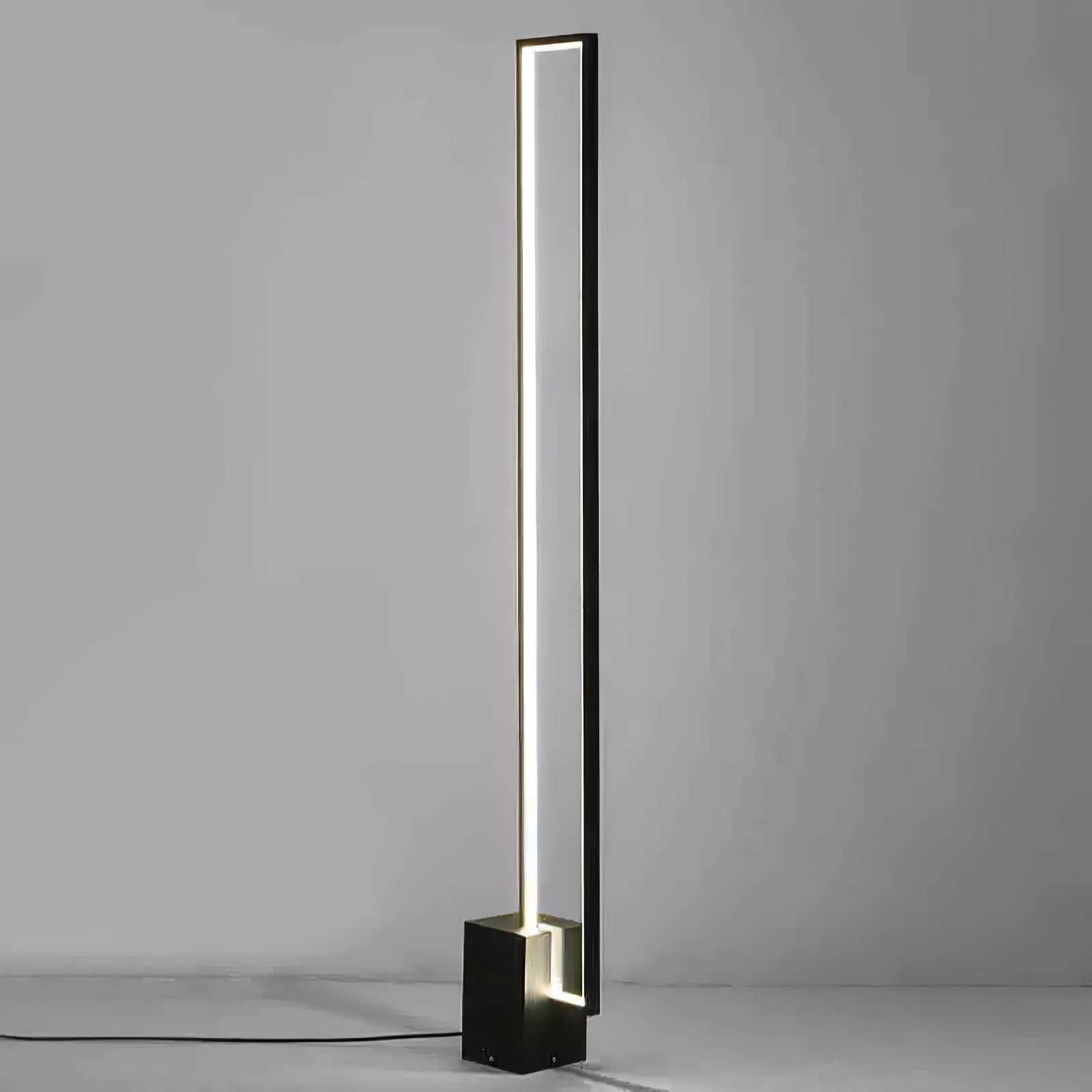 Edge Floor Lamp - Blowlighting