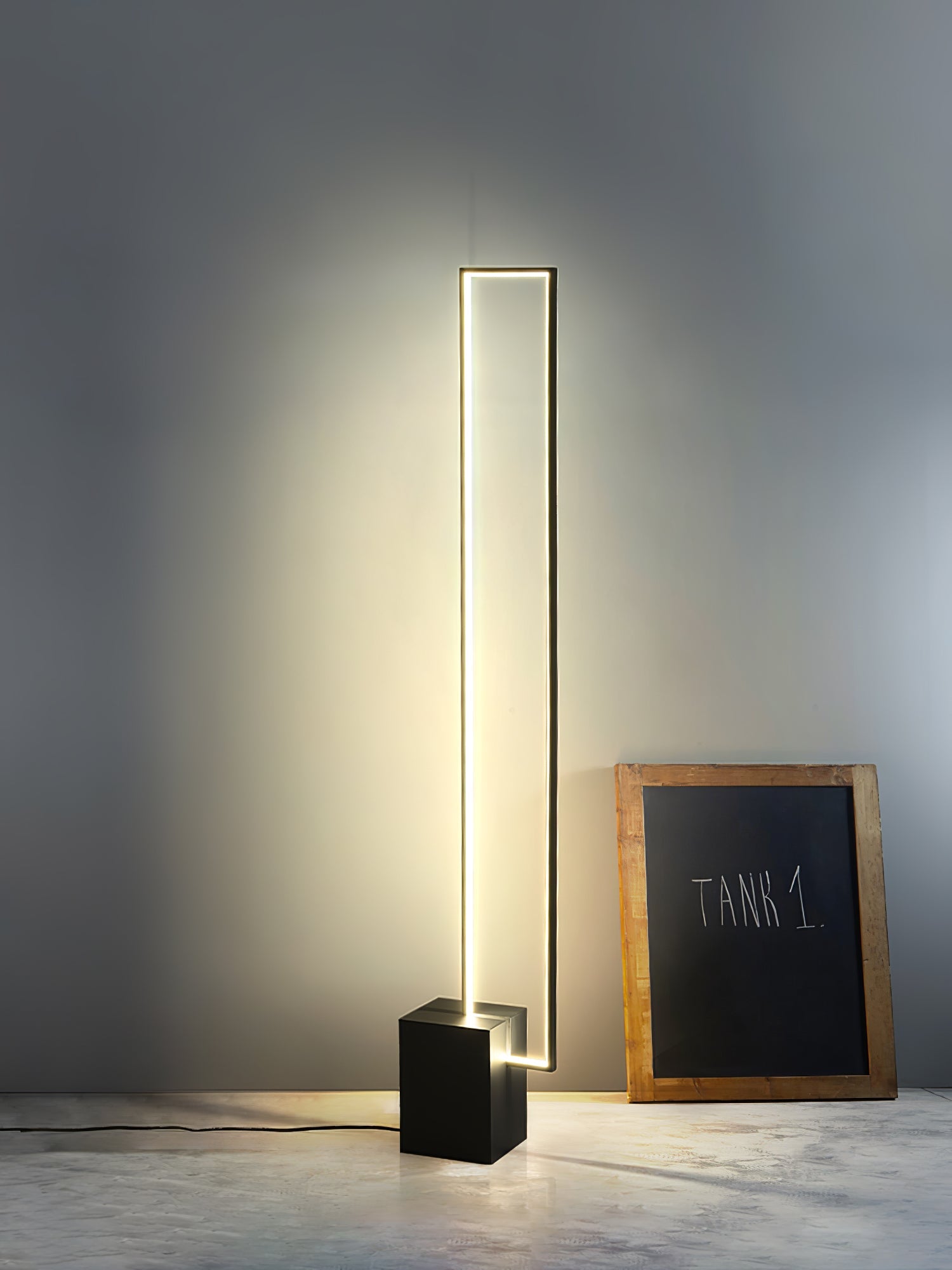 Edge Floor Lamp - Blowlighting