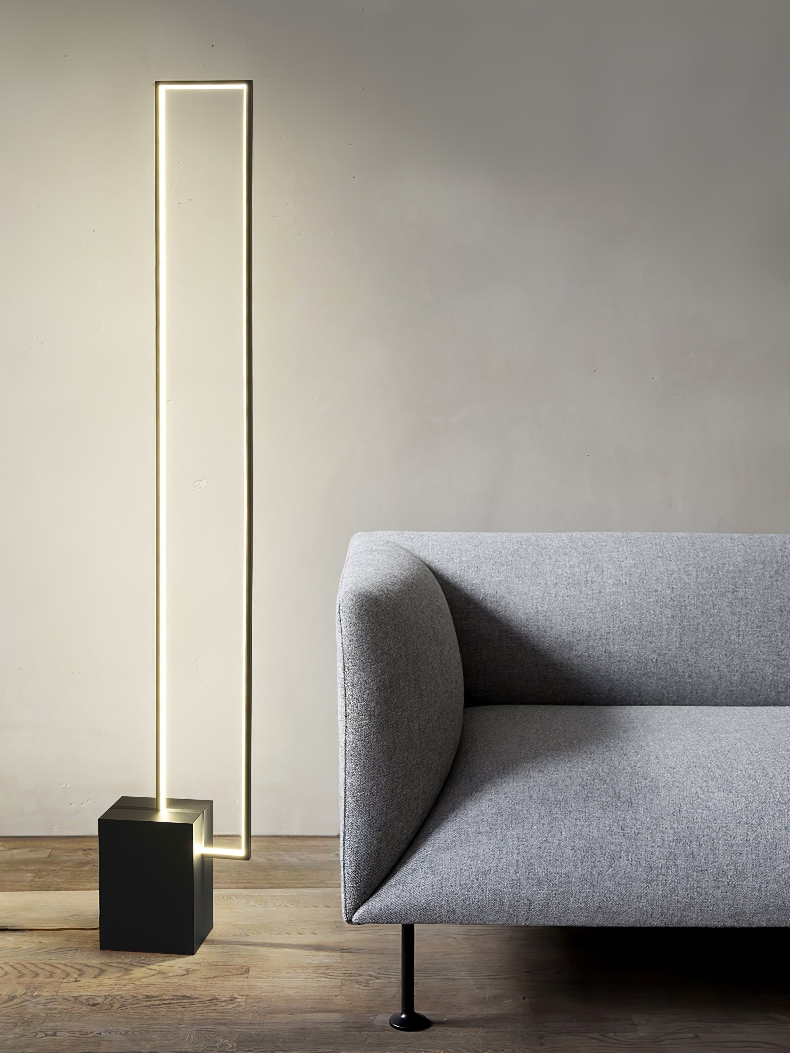 Edge Floor Lamp - Blowlighting