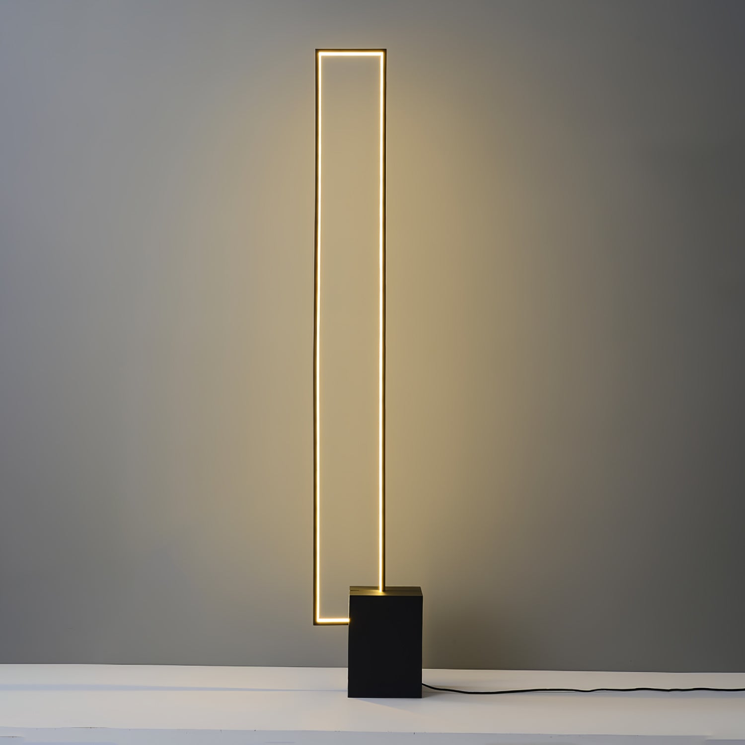 Edge Floor Lamp - Blowlighting
