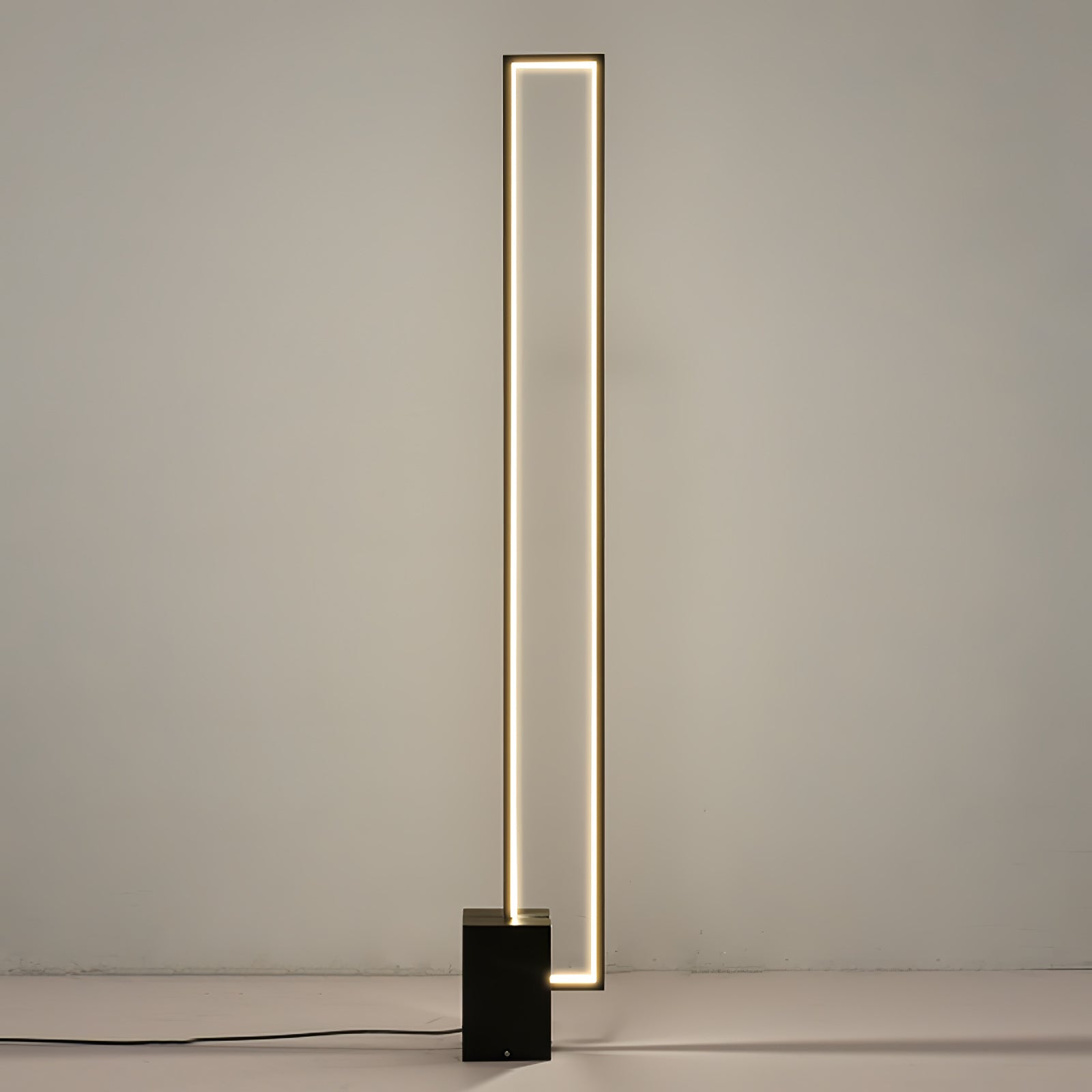 Edge Floor Lamp - Blowlighting